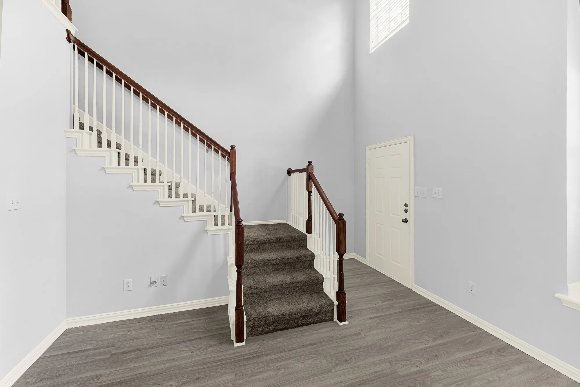 Townhouse For Sale in Tarrant County , 2603 Durango Ridge Drive, Bedford, Texas 76021, 2 Bedroom, 2 Bathroom, 2 Garage spaces, 1,216 Sqft, built in 2005, mls#21366038, Real Estate Agent in Bedford, Homes For Sale in Tarrant county, Homes For Sale in Bedford, Realtor in Bedford Texas, Real Estate Brokerage Independent Realty Texas, Luminita Cordes Realtor
