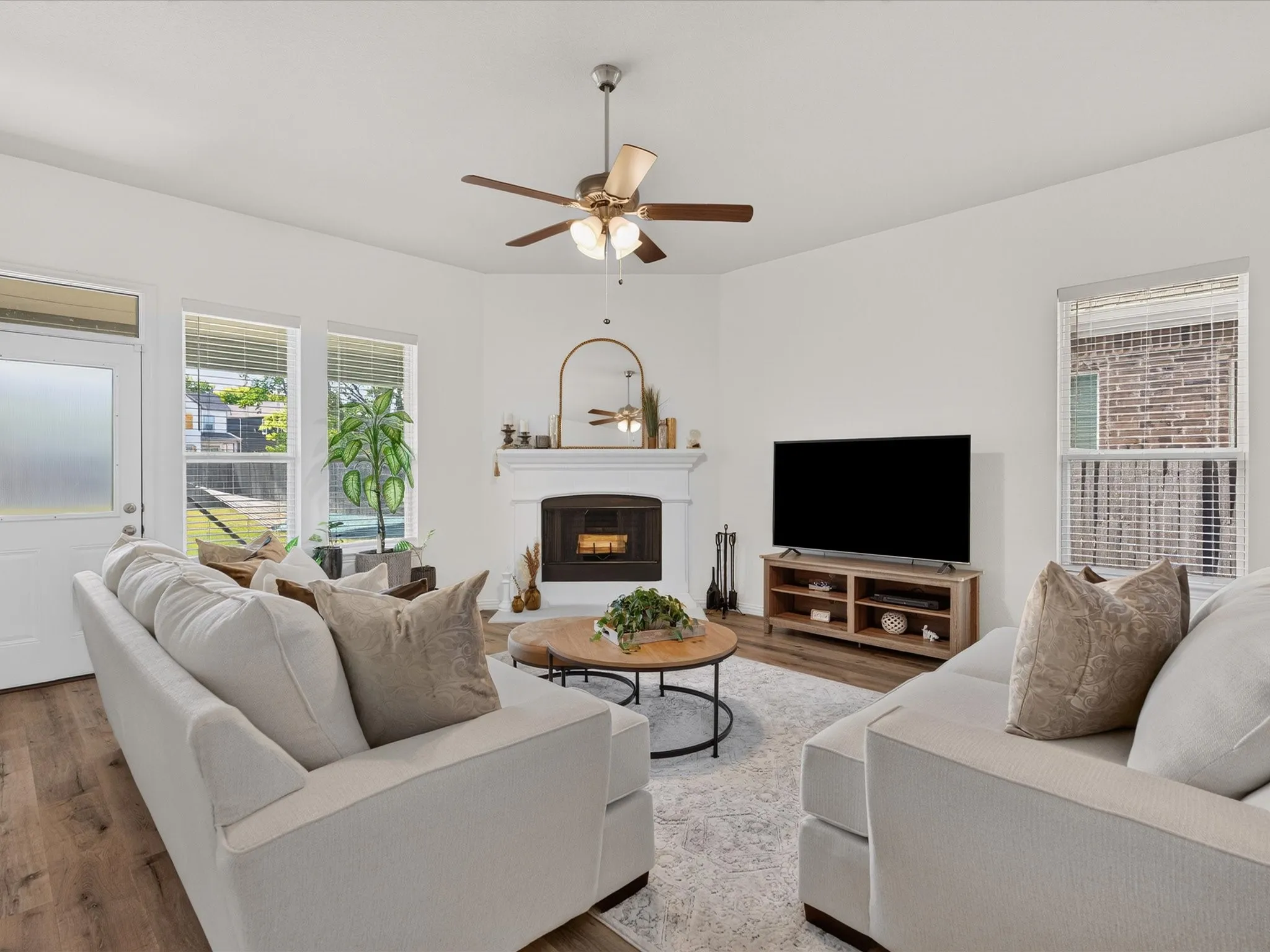 Single Family Residence For Sale in Collin County , 3121 Greymoore Drive, Anna, Texas 75409, 3 Bedroom, 2 Bathroom, 3 Garage spaces, 2,288 Sqft, built in 2022, mls#21358421, Real Estate Agent in Anna, Homes For Sale in Collin county, Homes For Sale in Anna, Realtor in Anna Texas, Real Estate Brokerage Independent Realty Texas, Luminita Cordes Realtor