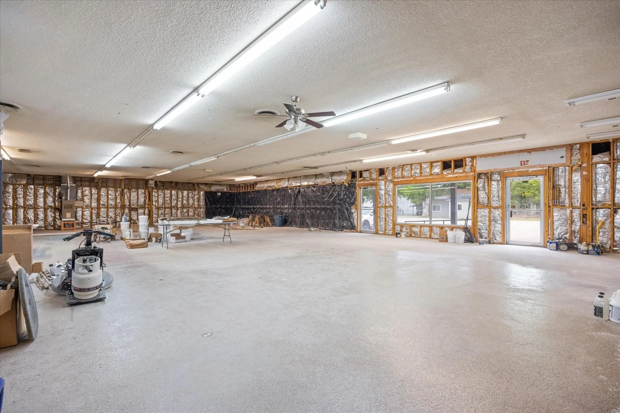 Business For Sale in Somervell County , 1409 Barnard Street, Glen Rose, Texas 76043, 0, 0, Garage spaces, 0 Sqft, built in 2000, Price $690,000, mls#21365001, Real Estate Agent in Glen Rose, Homes For Sale in Somervell county, Homes For Sale in Glen Rose, Realtor in Glen Rose Texas, Real Estate Brokerage Independent Realty Texas, Luminita Cordes Realtor