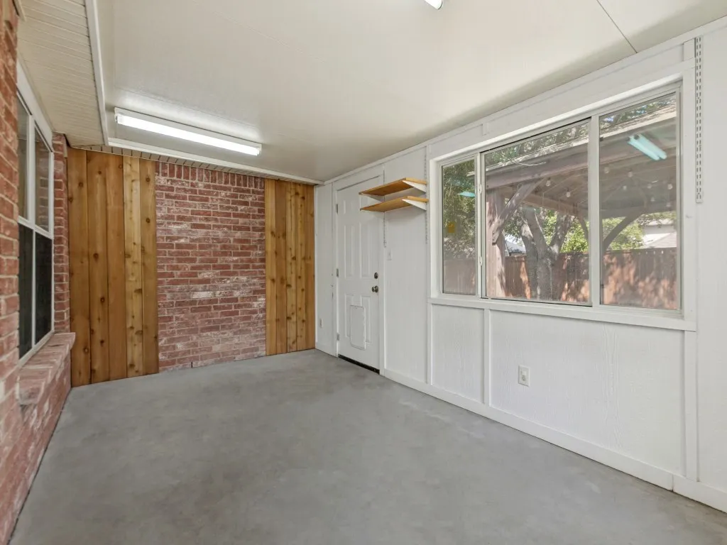 Lovely enclosed sun room