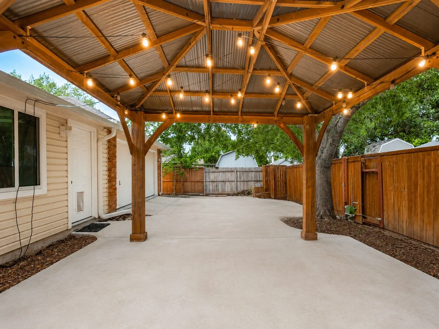 Gorgeous pergola patio