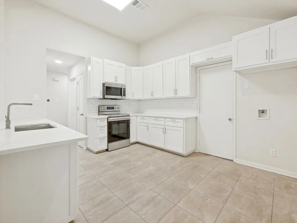 Single Family Residence For Sale in Denton County , 2091 Briarcliff Road, Lewisville, Texas 75067, 4 Bedroom, 2 Bathroom, 2 Garage spaces, 1,742 Sqft, built in 1988, mls#21364900, Real Estate Agent in Lewisville, Homes For Sale in Denton county, Homes For Sale in Lewisville, Realtor in Lewisville Texas, Real Estate Brokerage Independent Realty Texas, Luminita Cordes Realtor