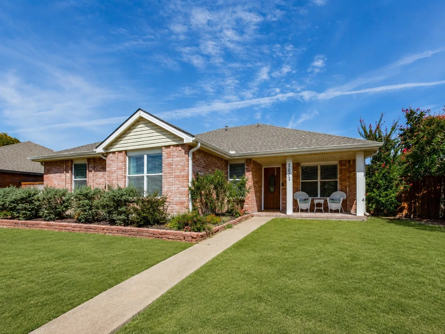Single Family Residence For Sale in Denton County , 2091 Briarcliff Road, Lewisville, Texas 75067, 4 Bedroom, 2 Bathroom, 2 Garage spaces, 1,742 Sqft, built in 1988, mls#21364900, Real Estate Agent in Lewisville, Homes For Sale in Denton county, Homes For Sale in Lewisville, Realtor in Lewisville Texas, Real Estate Brokerage Independent Realty Texas, Luminita Cordes Realtor