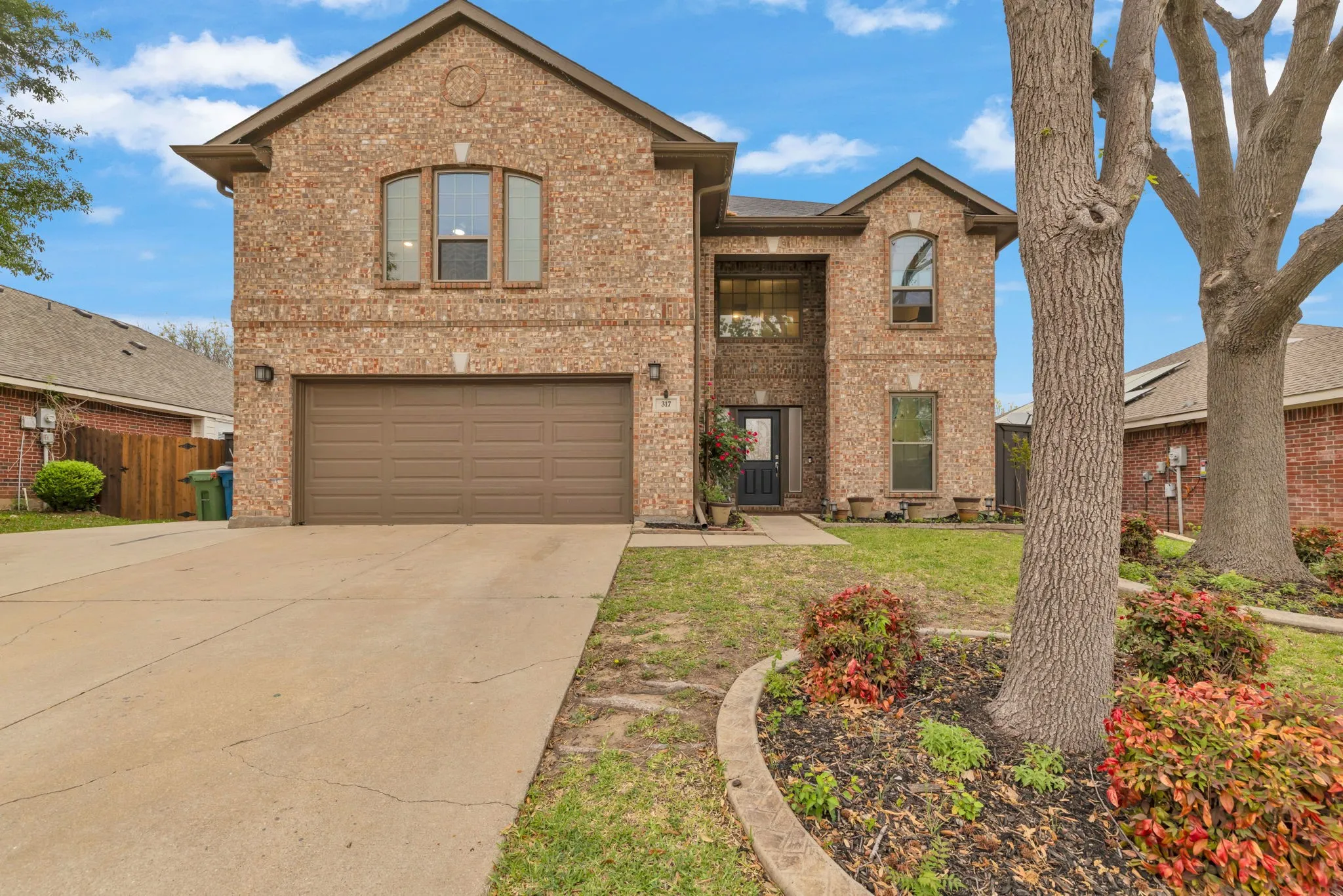 Single Family Residence For Sale in Denton County , 317 Benton Drive, Roanoke, Texas 76262, 4 Bedroom, 3 Bathroom, 2 Garage spaces, 2,788 Sqft, built in 2001, mls#21366004, Real Estate Agent in Roanoke, Homes For Sale in Denton county, Homes For Sale in Roanoke, Realtor in Roanoke Texas, Real Estate Brokerage Independent Realty Texas, Luminita Cordes Realtor