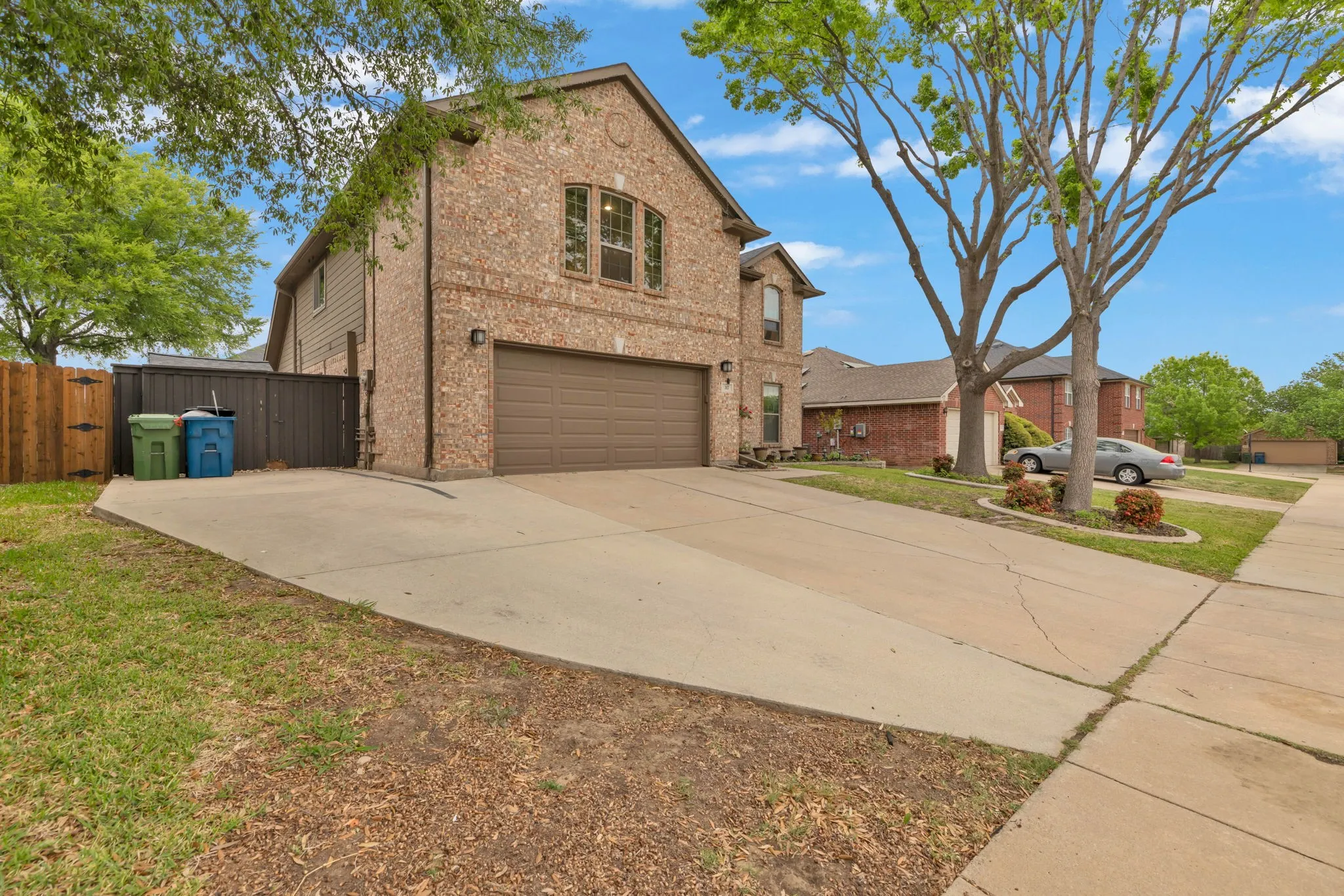 Single Family Residence For Sale in Denton County , 317 Benton Drive, Roanoke, Texas 76262, 4 Bedroom, 3 Bathroom, 2 Garage spaces, 2,788 Sqft, built in 2001, mls#21366004, Real Estate Agent in Roanoke, Homes For Sale in Denton county, Homes For Sale in Roanoke, Realtor in Roanoke Texas, Real Estate Brokerage Independent Realty Texas, Luminita Cordes Realtor