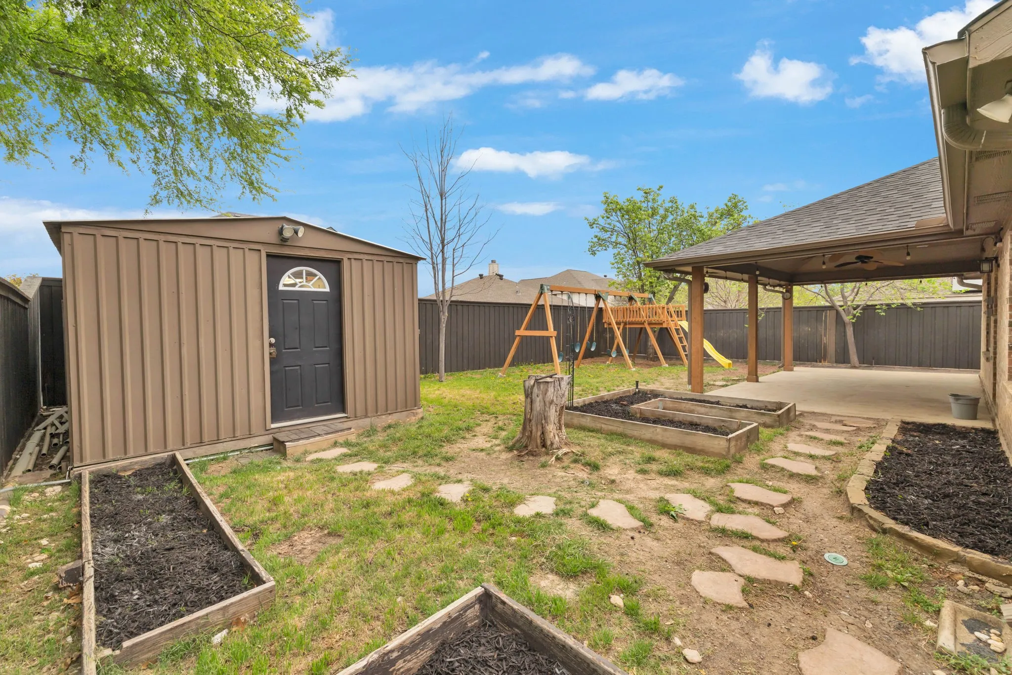 Single Family Residence For Sale in Denton County , 317 Benton Drive, Roanoke, Texas 76262, 4 Bedroom, 3 Bathroom, 2 Garage spaces, 2,788 Sqft, built in 2001, mls#21366004, Real Estate Agent in Roanoke, Homes For Sale in Denton county, Homes For Sale in Roanoke, Realtor in Roanoke Texas, Real Estate Brokerage Independent Realty Texas, Luminita Cordes Realtor