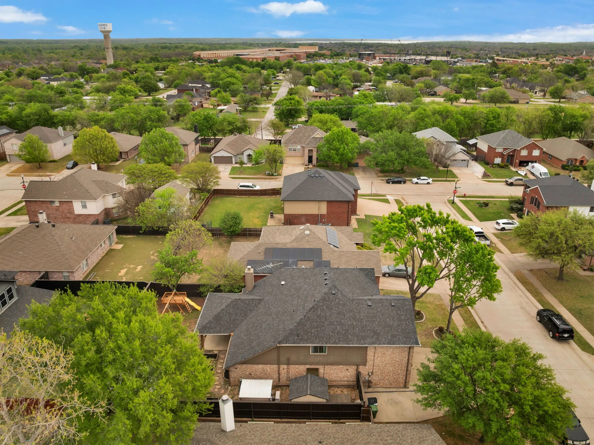 Single Family Residence For Sale in Denton County , 317 Benton Drive, Roanoke, Texas 76262, 4 Bedroom, 3 Bathroom, 2 Garage spaces, 2,788 Sqft, built in 2001, mls#21366004, Real Estate Agent in Roanoke, Homes For Sale in Denton county, Homes For Sale in Roanoke, Realtor in Roanoke Texas, Real Estate Brokerage Independent Realty Texas, Luminita Cordes Realtor
