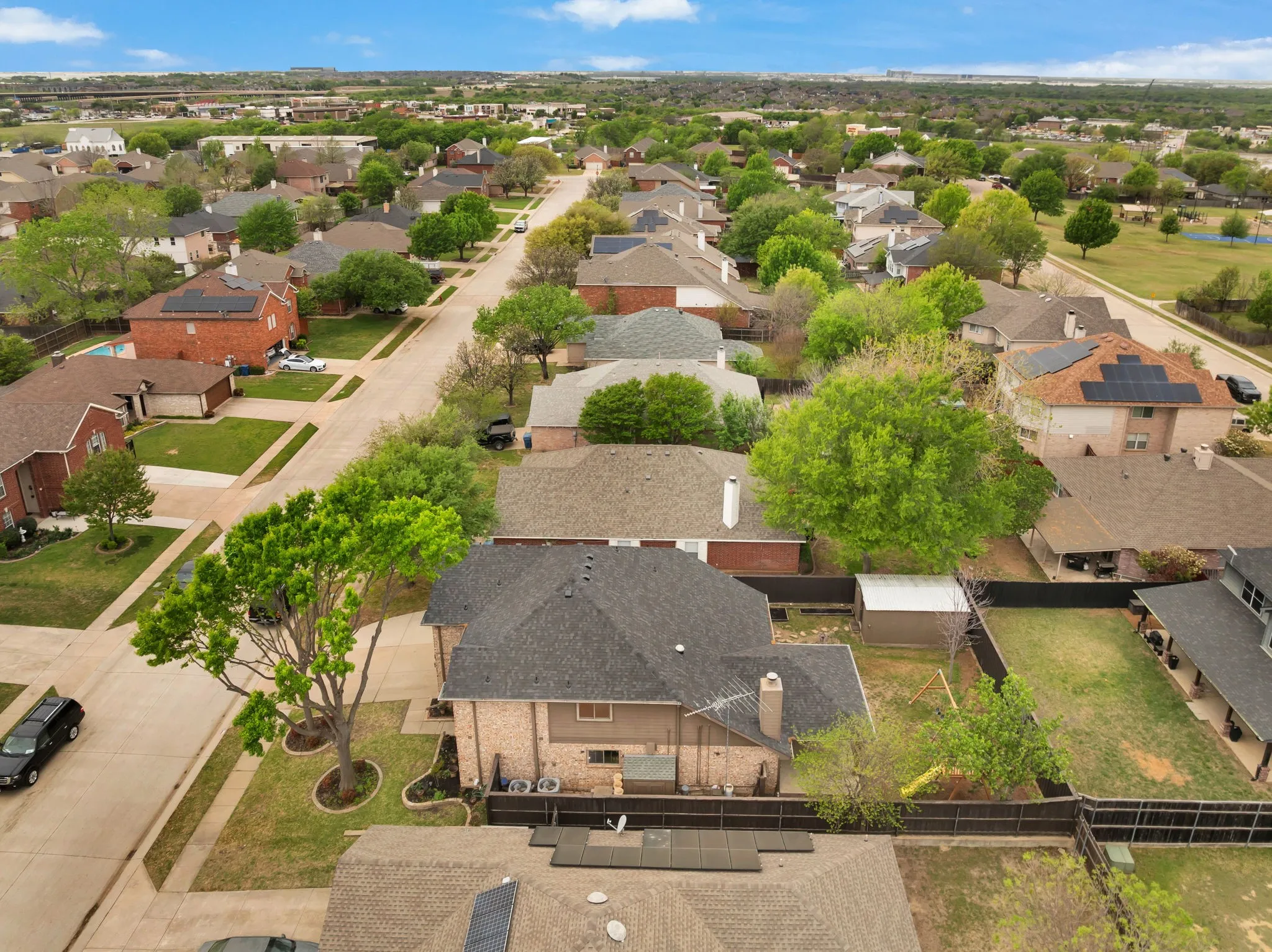 Single Family Residence For Sale in Denton County , 317 Benton Drive, Roanoke, Texas 76262, 4 Bedroom, 3 Bathroom, 2 Garage spaces, 2,788 Sqft, built in 2001, mls#21366004, Real Estate Agent in Roanoke, Homes For Sale in Denton county, Homes For Sale in Roanoke, Realtor in Roanoke Texas, Real Estate Brokerage Independent Realty Texas, Luminita Cordes Realtor