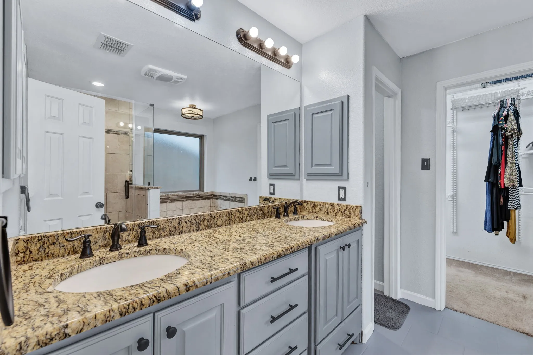 Single Family Residence For Sale in Denton County , 317 Benton Drive, Roanoke, Texas 76262, 4 Bedroom, 3 Bathroom, 2 Garage spaces, 2,788 Sqft, built in 2001, mls#21366004, Real Estate Agent in Roanoke, Homes For Sale in Denton county, Homes For Sale in Roanoke, Realtor in Roanoke Texas, Real Estate Brokerage Independent Realty Texas, Luminita Cordes Realtor