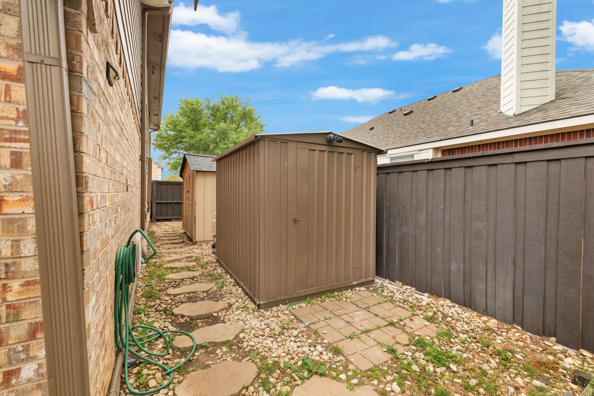 Single Family Residence For Sale in Denton County , 317 Benton Drive, Roanoke, Texas 76262, 4 Bedroom, 3 Bathroom, 2 Garage spaces, 2,788 Sqft, built in 2001, mls#21366004, Real Estate Agent in Roanoke, Homes For Sale in Denton county, Homes For Sale in Roanoke, Realtor in Roanoke Texas, Real Estate Brokerage Independent Realty Texas, Luminita Cordes Realtor