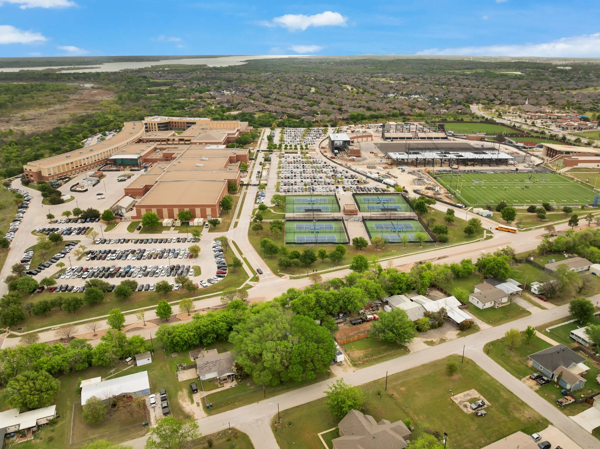 Single Family Residence For Sale in Denton County , 317 Benton Drive, Roanoke, Texas 76262, 4 Bedroom, 3 Bathroom, 2 Garage spaces, 2,788 Sqft, built in 2001, mls#21366004, Real Estate Agent in Roanoke, Homes For Sale in Denton county, Homes For Sale in Roanoke, Realtor in Roanoke Texas, Real Estate Brokerage Independent Realty Texas, Luminita Cordes Realtor