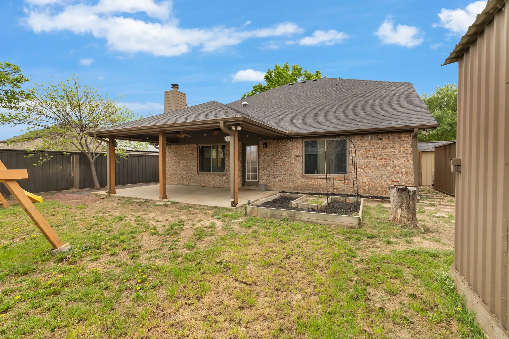 Single Family Residence For Sale in Denton County , 317 Benton Drive, Roanoke, Texas 76262, 4 Bedroom, 3 Bathroom, 2 Garage spaces, 2,788 Sqft, built in 2001, mls#21366004, Real Estate Agent in Roanoke, Homes For Sale in Denton county, Homes For Sale in Roanoke, Realtor in Roanoke Texas, Real Estate Brokerage Independent Realty Texas, Luminita Cordes Realtor