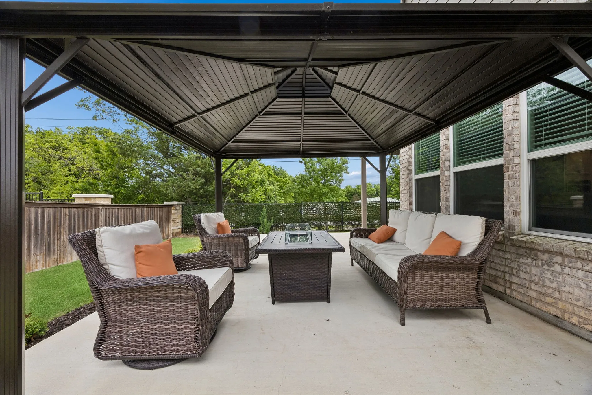 Single Family Residence For Sale in Collin County , 2335 Whitney Lane, Wylie, Texas 75098, 4 Bedroom, 3 Bathroom, 3 Garage spaces, 3,352 Sqft, built in 2020, mls#21366012, Real Estate Agent in Wylie, Homes For Sale in Collin county, Homes For Sale in Wylie, Realtor in Wylie Texas, Real Estate Brokerage Independent Realty Texas, Luminita Cordes Realtor