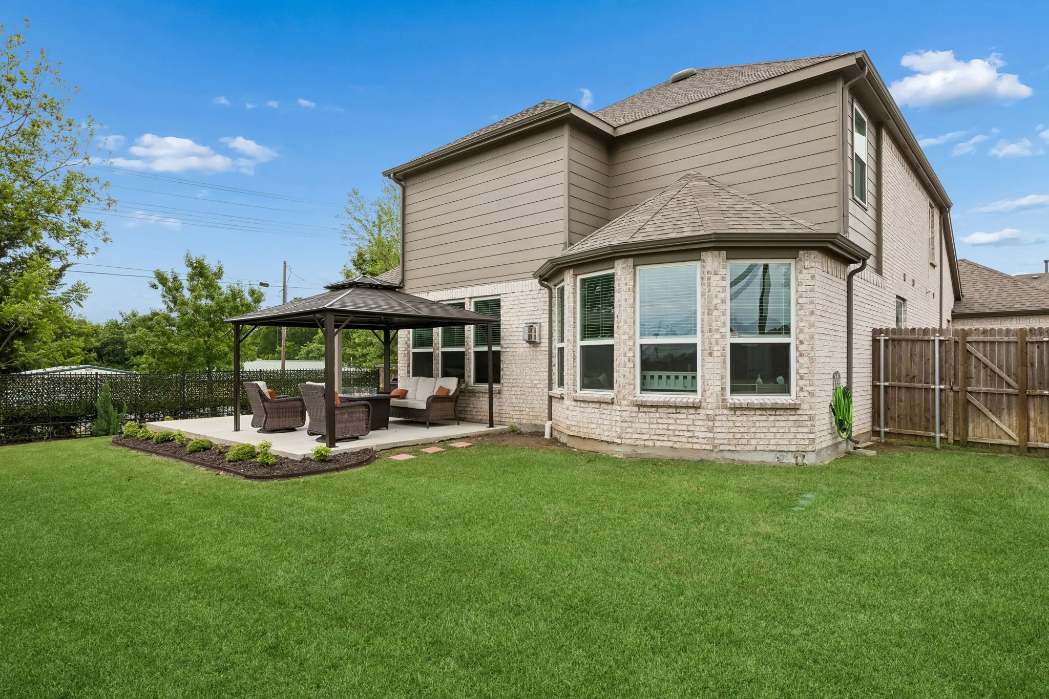 Single Family Residence For Sale in Collin County , 2335 Whitney Lane, Wylie, Texas 75098, 4 Bedroom, 3 Bathroom, 3 Garage spaces, 3,352 Sqft, built in 2020, mls#21366012, Real Estate Agent in Wylie, Homes For Sale in Collin county, Homes For Sale in Wylie, Realtor in Wylie Texas, Real Estate Brokerage Independent Realty Texas, Luminita Cordes Realtor
