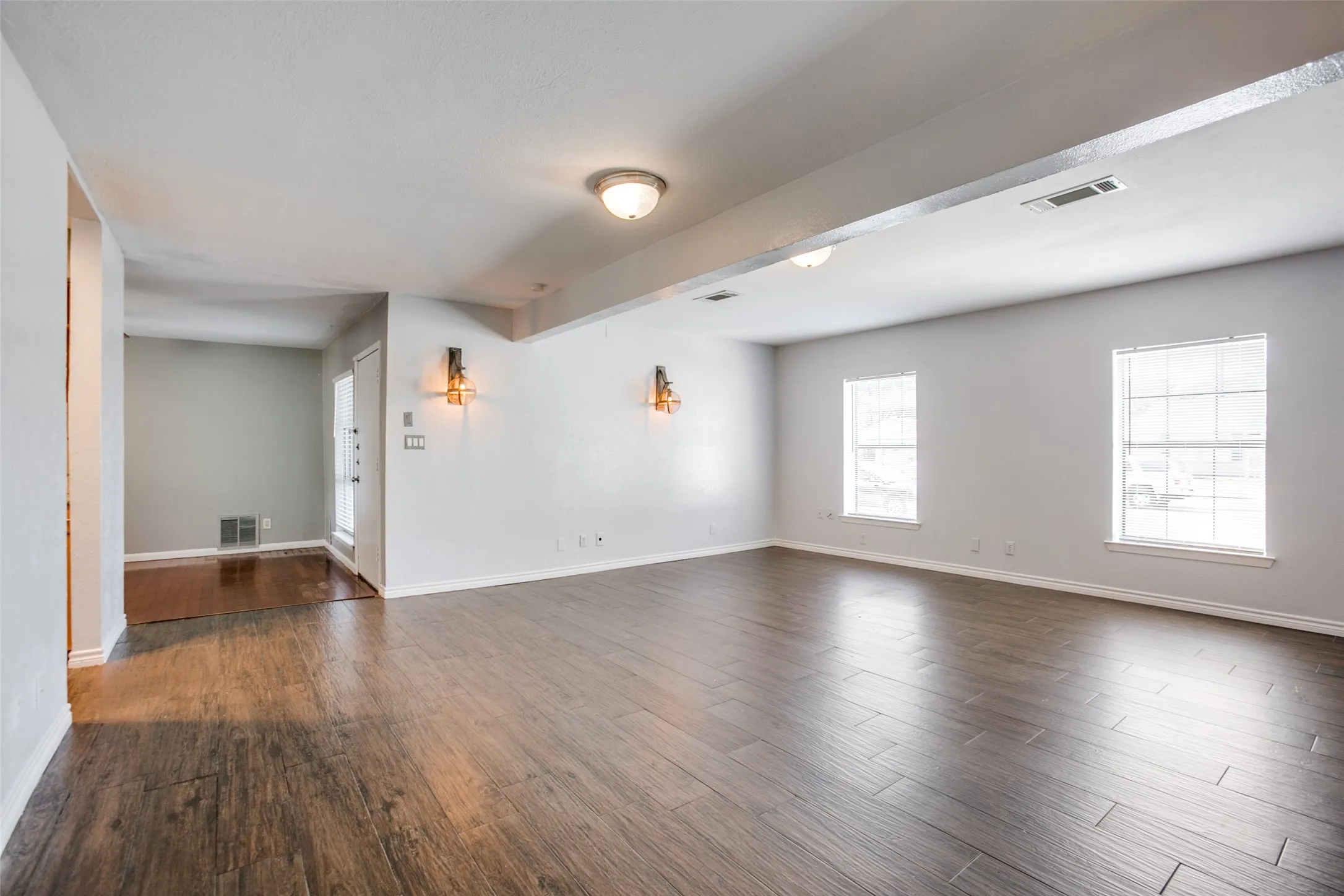 Single Family Residence For Rent in Dallas County , 4425 Windsor Drive, Garland, Texas 75042, 3 Bedroom, 2 Bathroom, Garage spaces, 1,707 Sqft, built in 1961, mls#21366047, Real Estate Agent in Garland, Homes For Rent in Dallas county, Homes For Rent in Garland, Realtor in Garland Texas, Real Estate Brokerage Independent Realty Texas, Luminita Cordes Realtor