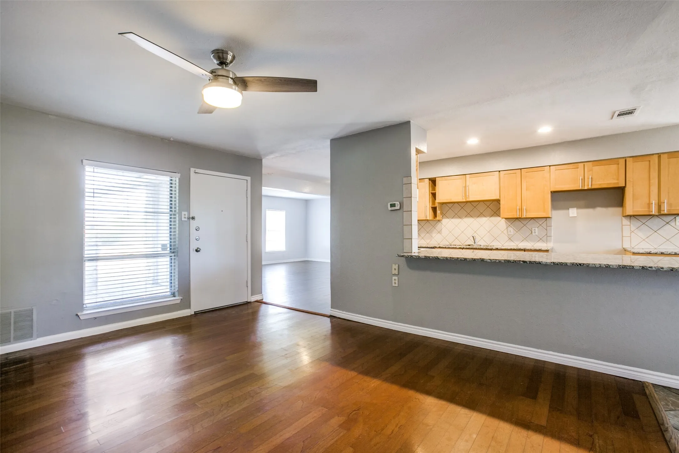 Single Family Residence For Rent in Dallas County , 4425 Windsor Drive, Garland, Texas 75042, 3 Bedroom, 2 Bathroom, Garage spaces, 1,707 Sqft, built in 1961, mls#21366047, Real Estate Agent in Garland, Homes For Rent in Dallas county, Homes For Rent in Garland, Realtor in Garland Texas, Real Estate Brokerage Independent Realty Texas, Luminita Cordes Realtor