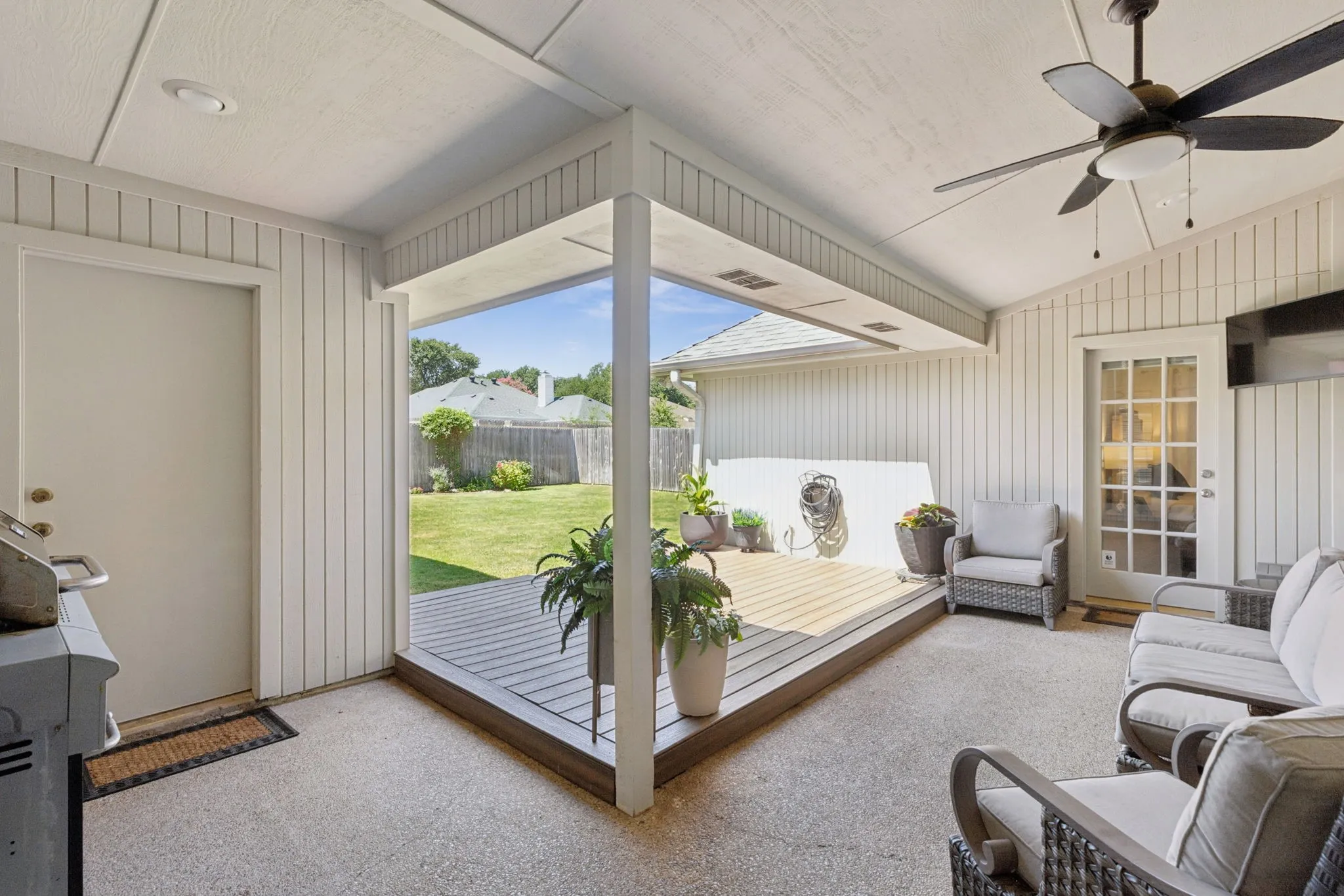 Single Family Residence For Sale in Denton County , 1224 Cloudy Sky Lane, Lewisville, Texas 75067, 3 Bedroom, 3 Bathroom, 2 Garage spaces, 2,087 Sqft, built in 1988, mls#21365388, Real Estate Agent in Lewisville, Homes For Sale in Denton county, Homes For Sale in Lewisville, Realtor in Lewisville Texas, Real Estate Brokerage Independent Realty Texas, Luminita Cordes Realtor