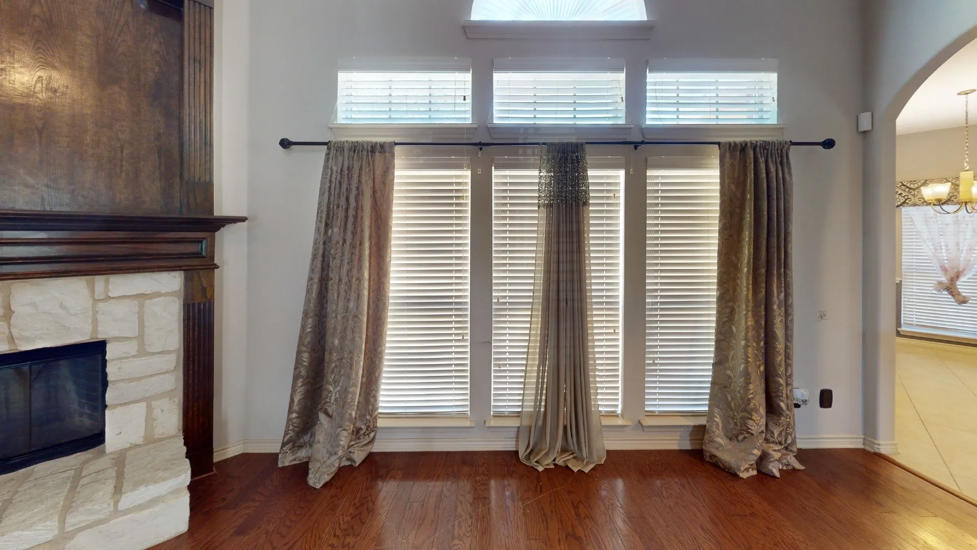 Single Family Residence For Rent in Tarrant County , 5628 Sleepy Creek Lane, Fort Worth, Texas 76179, 5 Bedroom, 3 Bathroom, 3 Garage spaces, 3,664 Sqft, built in 2009, mls#21366060, Real Estate Agent in Fort Worth, Homes For Rent in Tarrant county, Homes For Rent in Fort Worth, Realtor in Fort Worth Texas, Real Estate Brokerage Independent Realty Texas, Luminita Cordes Realtor