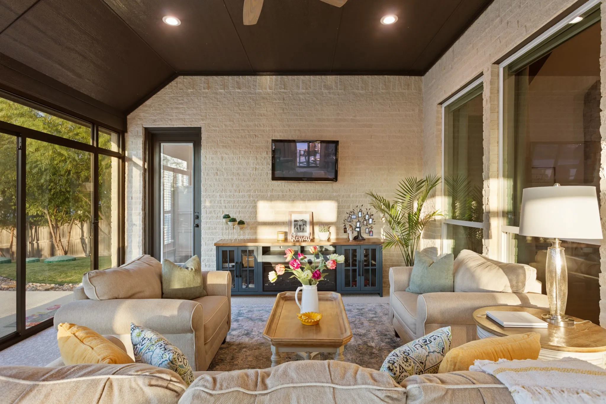 Single Family Residence For Sale in Denton County , 14812 Crystal Spring Drive, Justin, Texas 76247, 4 Bedroom, 4 Bathroom, 3 Garage spaces, 2,981 Sqft, built in 2021, mls#21364675, Real Estate Agent in Justin, Homes For Sale in Denton county, Homes For Sale in Justin, Realtor in Justin Texas, Real Estate Brokerage Independent Realty Texas, Luminita Cordes Realtor