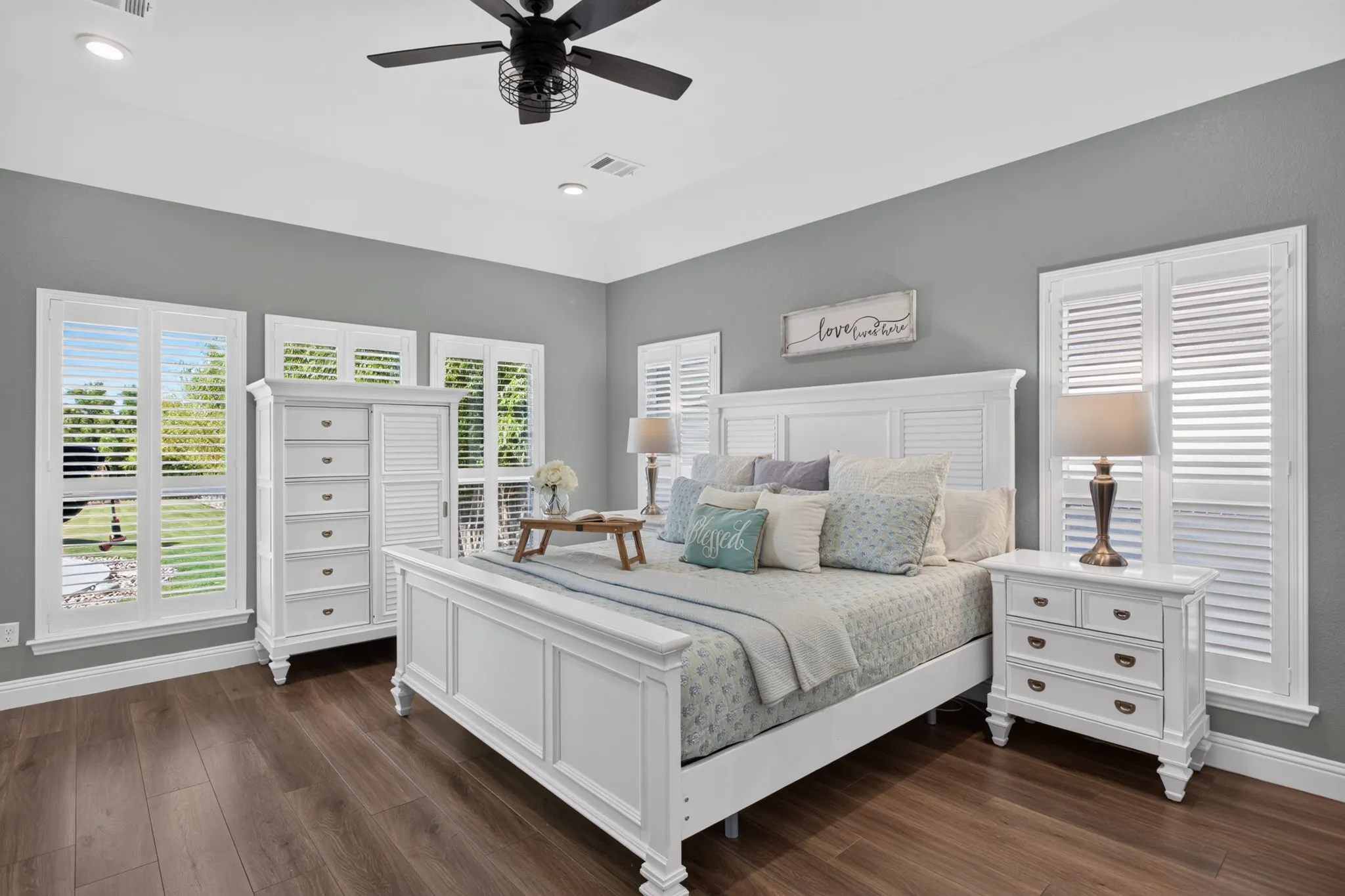 Single Family Residence For Sale in Denton County , 14812 Crystal Spring Drive, Justin, Texas 76247, 4 Bedroom, 4 Bathroom, 3 Garage spaces, 2,981 Sqft, built in 2021, mls#21364675, Real Estate Agent in Justin, Homes For Sale in Denton county, Homes For Sale in Justin, Realtor in Justin Texas, Real Estate Brokerage Independent Realty Texas, Luminita Cordes Realtor