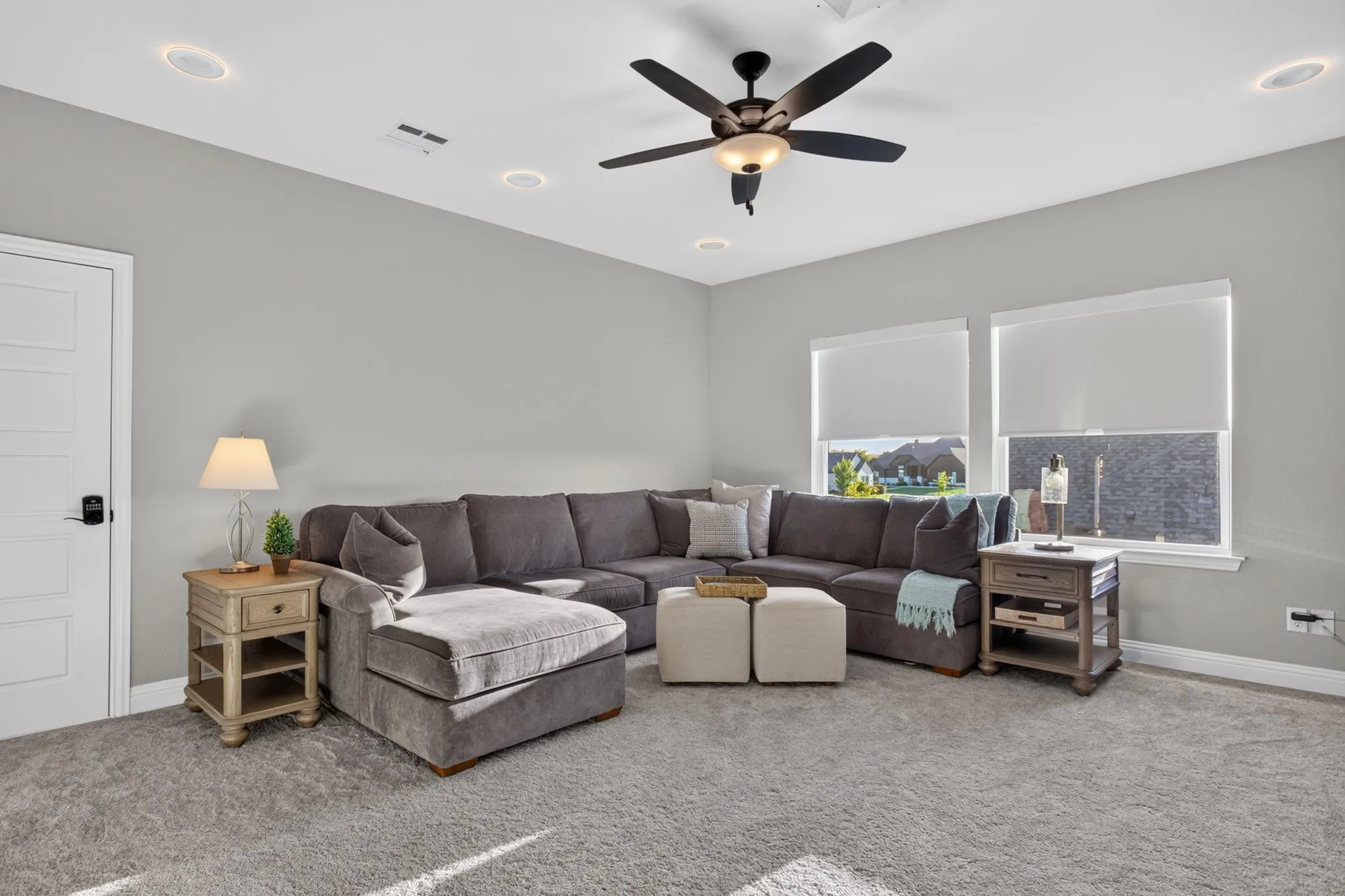 Single Family Residence For Sale in Denton County , 14812 Crystal Spring Drive, Justin, Texas 76247, 4 Bedroom, 4 Bathroom, 3 Garage spaces, 2,981 Sqft, built in 2021, mls#21364675, Real Estate Agent in Justin, Homes For Sale in Denton county, Homes For Sale in Justin, Realtor in Justin Texas, Real Estate Brokerage Independent Realty Texas, Luminita Cordes Realtor