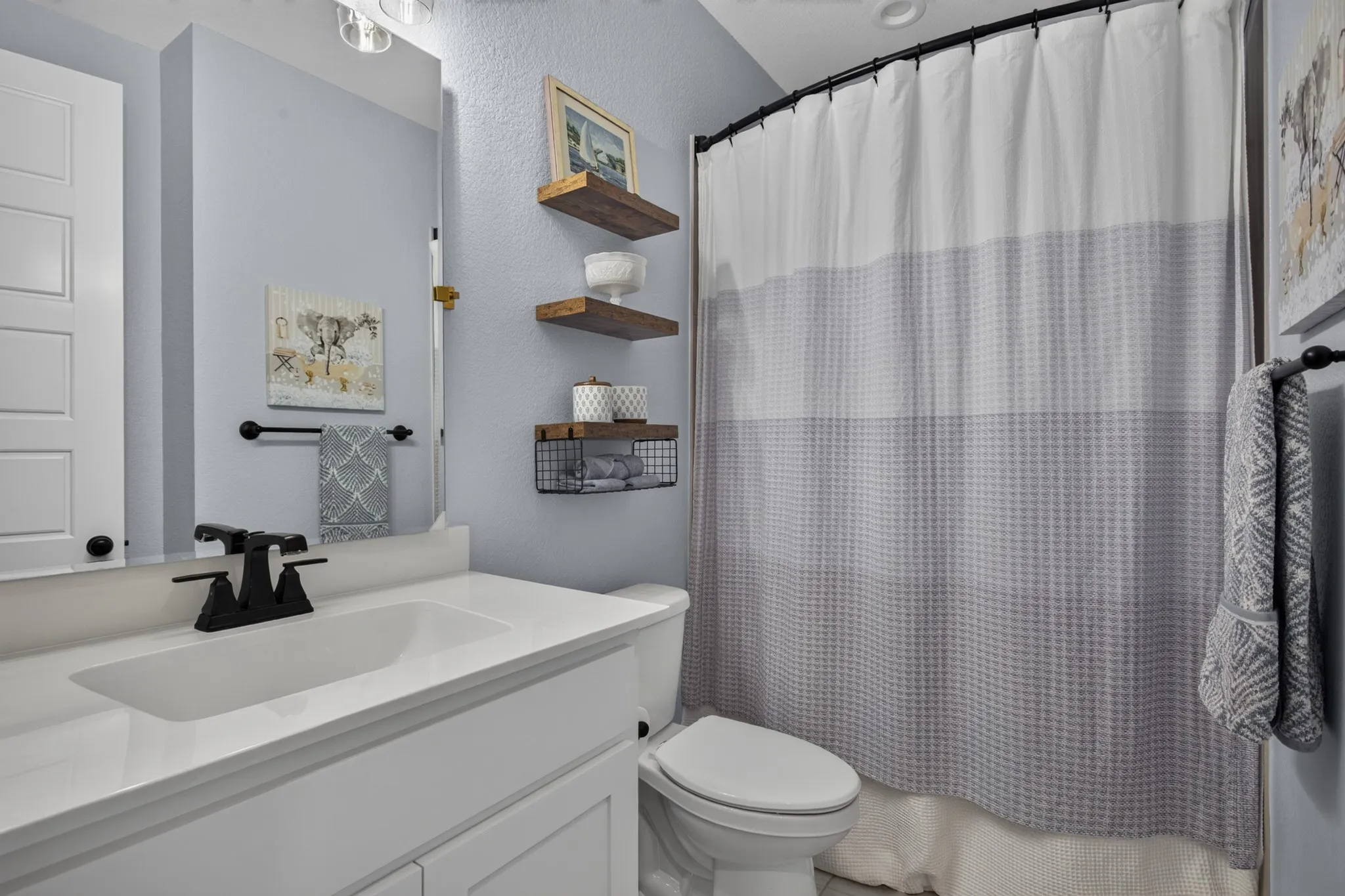 Single Family Residence For Sale in Denton County , 14812 Crystal Spring Drive, Justin, Texas 76247, 4 Bedroom, 4 Bathroom, 3 Garage spaces, 2,981 Sqft, built in 2021, mls#21364675, Real Estate Agent in Justin, Homes For Sale in Denton county, Homes For Sale in Justin, Realtor in Justin Texas, Real Estate Brokerage Independent Realty Texas, Luminita Cordes Realtor