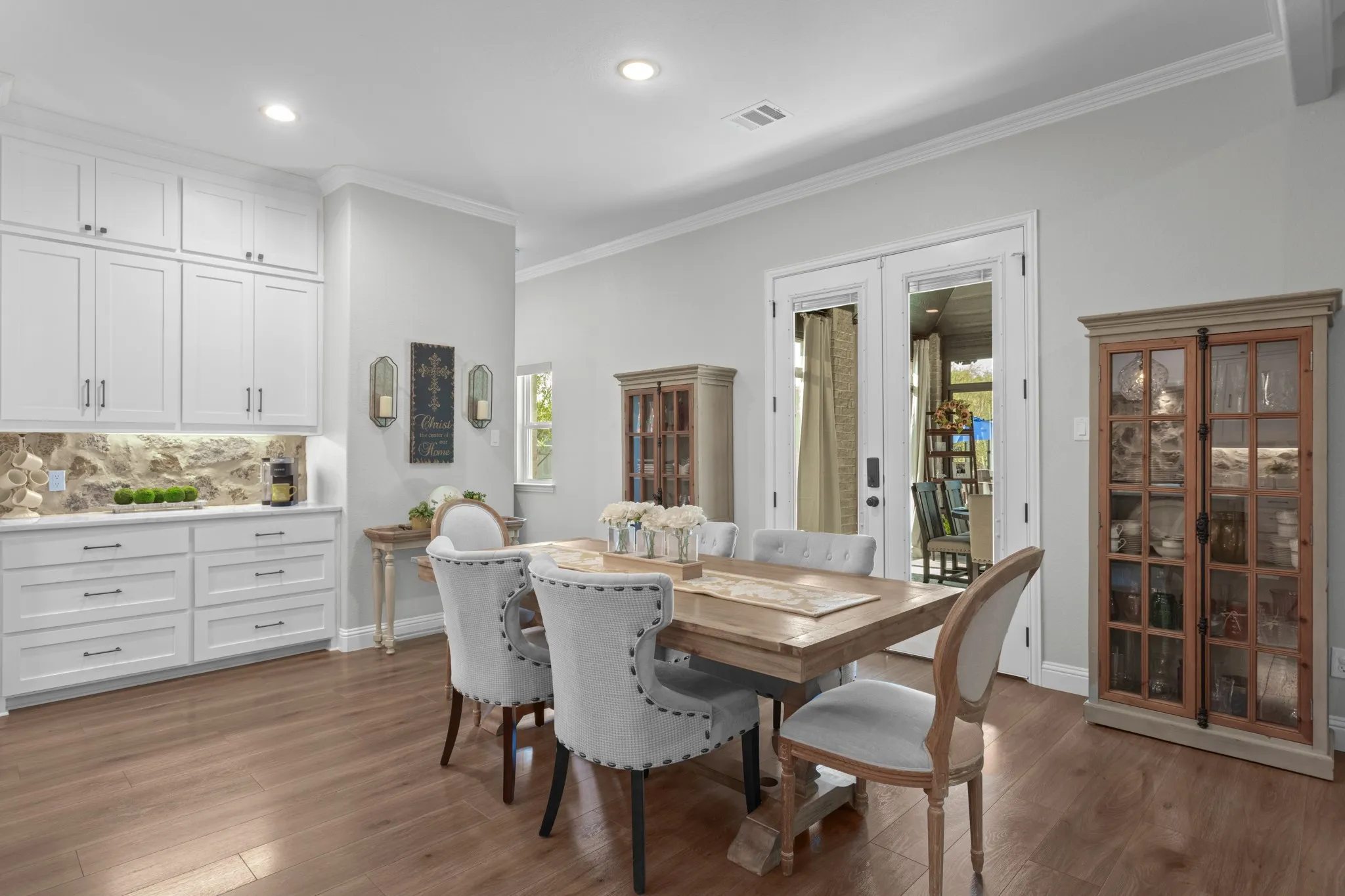 Single Family Residence For Sale in Denton County , 14812 Crystal Spring Drive, Justin, Texas 76247, 4 Bedroom, 4 Bathroom, 3 Garage spaces, 2,981 Sqft, built in 2021, mls#21364675, Real Estate Agent in Justin, Homes For Sale in Denton county, Homes For Sale in Justin, Realtor in Justin Texas, Real Estate Brokerage Independent Realty Texas, Luminita Cordes Realtor