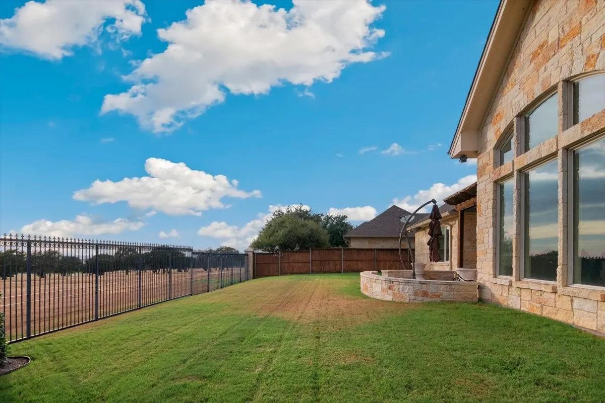 Single Family Residence For Sale in Mc Lennan County , 1608 Ridgewood Drive, Waco, Texas 76710, 3 Bedroom, 4 Bathroom, 2 Garage spaces, 3,043 Sqft, built in 2012, mls#21366053, Real Estate Agent in Waco, Homes For Sale in Mc Lennan county, Homes For Sale in Waco, Realtor in Waco Texas, Real Estate Brokerage Independent Realty Texas, Luminita Cordes Realtor