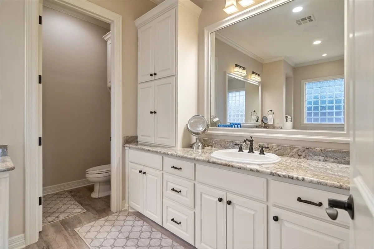 Single Family Residence For Sale in Mc Lennan County , 1608 Ridgewood Drive, Waco, Texas 76710, 3 Bedroom, 4 Bathroom, 2 Garage spaces, 3,043 Sqft, built in 2012, mls#21366053, Real Estate Agent in Waco, Homes For Sale in Mc Lennan county, Homes For Sale in Waco, Realtor in Waco Texas, Real Estate Brokerage Independent Realty Texas, Luminita Cordes Realtor