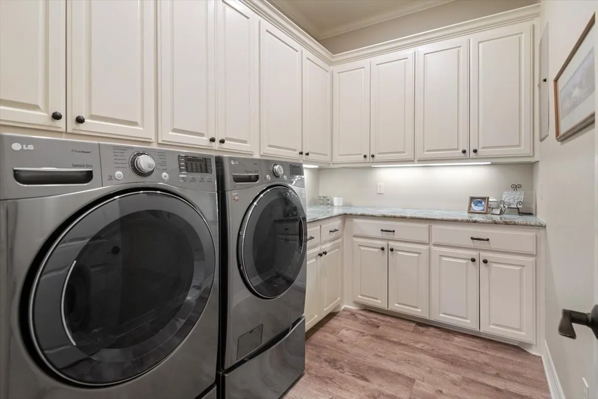 Single Family Residence For Sale in Mc Lennan County , 1608 Ridgewood Drive, Waco, Texas 76710, 3 Bedroom, 4 Bathroom, 2 Garage spaces, 3,043 Sqft, built in 2012, mls#21366053, Real Estate Agent in Waco, Homes For Sale in Mc Lennan county, Homes For Sale in Waco, Realtor in Waco Texas, Real Estate Brokerage Independent Realty Texas, Luminita Cordes Realtor