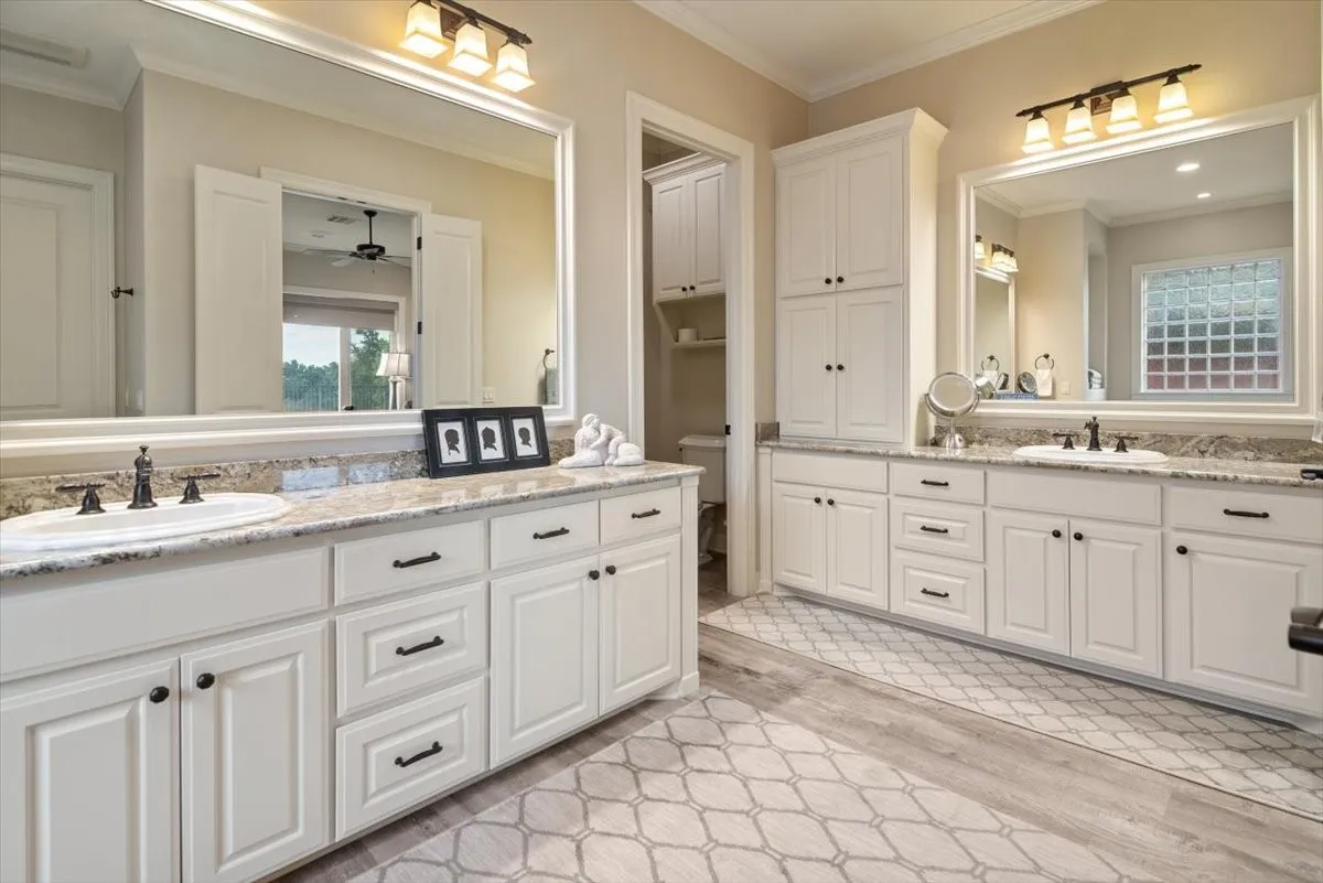 Single Family Residence For Sale in Mc Lennan County , 1608 Ridgewood Drive, Waco, Texas 76710, 3 Bedroom, 4 Bathroom, 2 Garage spaces, 3,043 Sqft, built in 2012, mls#21366053, Real Estate Agent in Waco, Homes For Sale in Mc Lennan county, Homes For Sale in Waco, Realtor in Waco Texas, Real Estate Brokerage Independent Realty Texas, Luminita Cordes Realtor