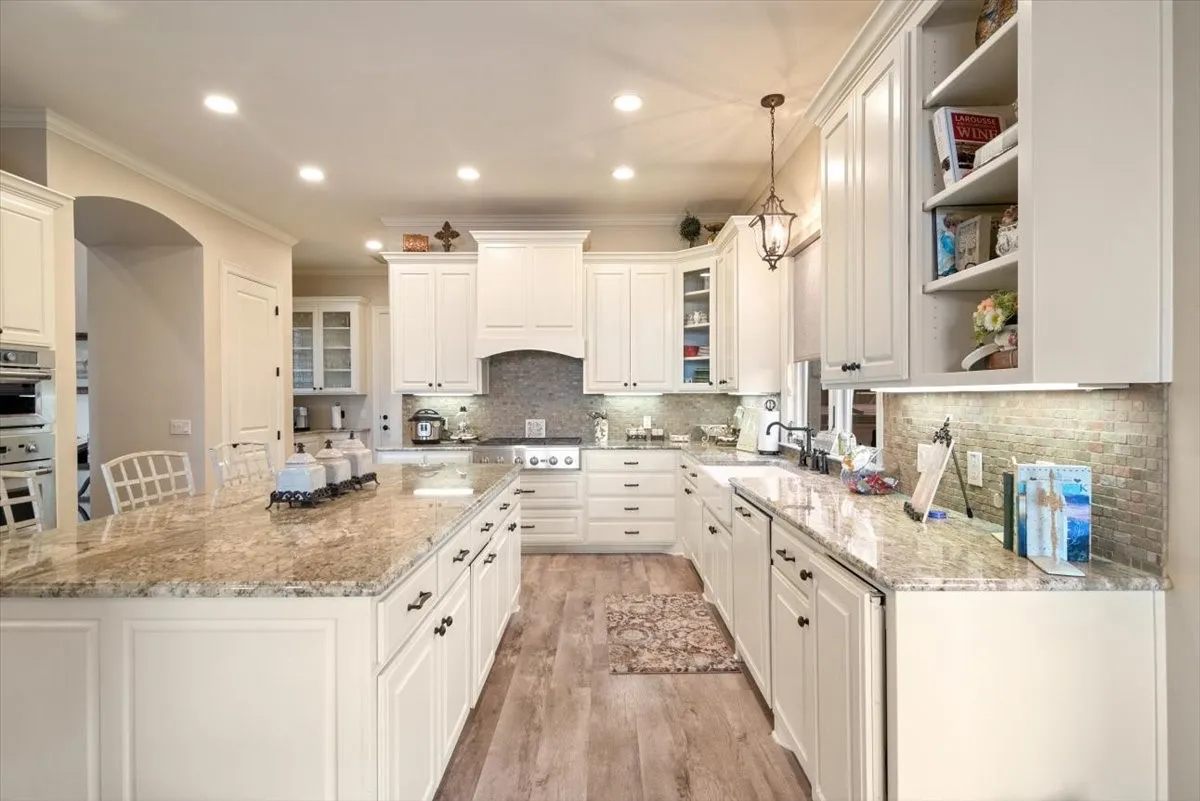 Single Family Residence For Sale in Mc Lennan County , 1608 Ridgewood Drive, Waco, Texas 76710, 3 Bedroom, 4 Bathroom, 2 Garage spaces, 3,043 Sqft, built in 2012, mls#21366053, Real Estate Agent in Waco, Homes For Sale in Mc Lennan county, Homes For Sale in Waco, Realtor in Waco Texas, Real Estate Brokerage Independent Realty Texas, Luminita Cordes Realtor
