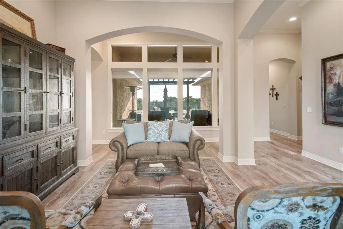 Single Family Residence For Sale in Mc Lennan County , 1608 Ridgewood Drive, Waco, Texas 76710, 3 Bedroom, 4 Bathroom, 2 Garage spaces, 3,043 Sqft, built in 2012, mls#21366053, Real Estate Agent in Waco, Homes For Sale in Mc Lennan county, Homes For Sale in Waco, Realtor in Waco Texas, Real Estate Brokerage Independent Realty Texas, Luminita Cordes Realtor