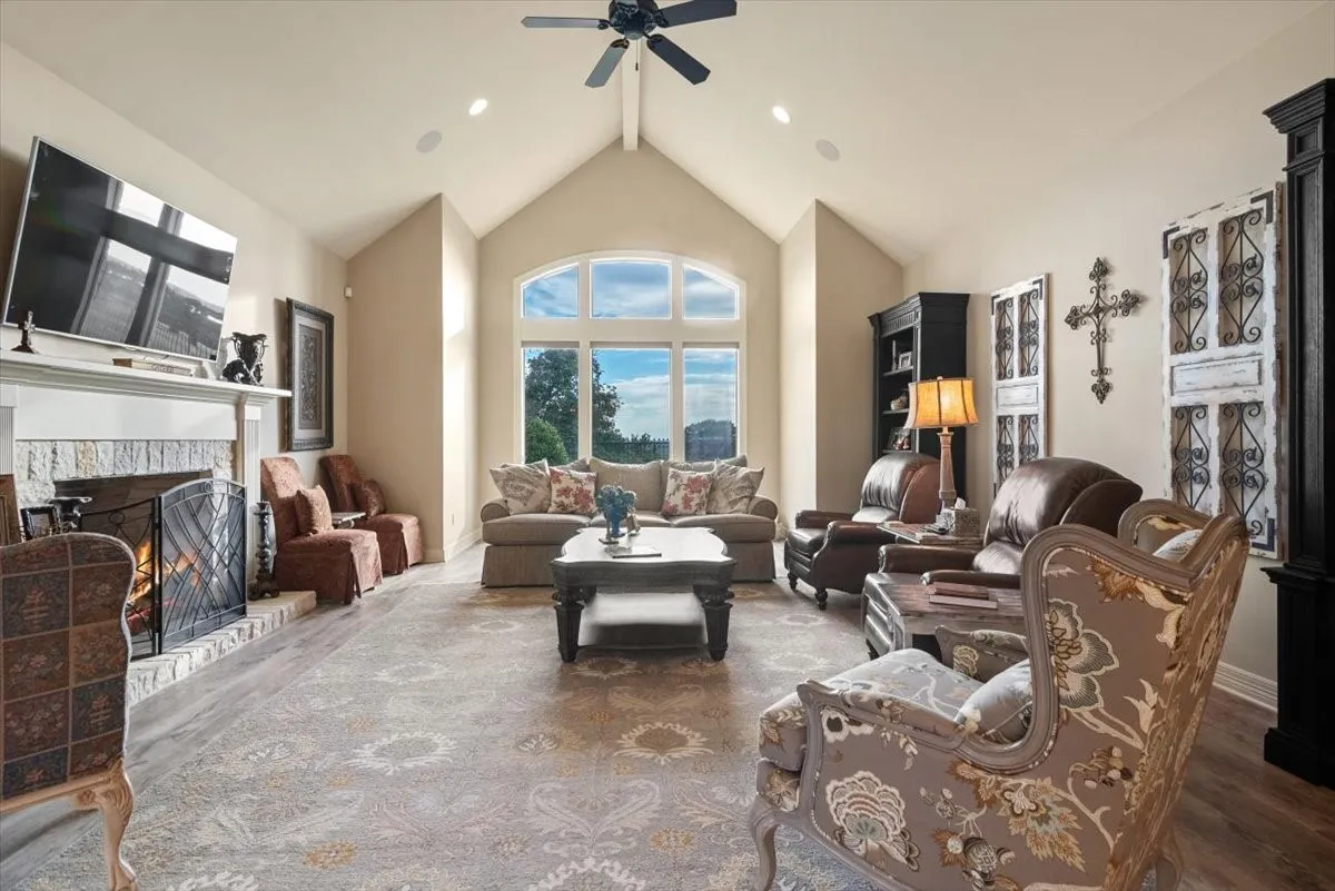 Single Family Residence For Sale in Mc Lennan County , 1608 Ridgewood Drive, Waco, Texas 76710, 3 Bedroom, 4 Bathroom, 2 Garage spaces, 3,043 Sqft, built in 2012, mls#21366053, Real Estate Agent in Waco, Homes For Sale in Mc Lennan county, Homes For Sale in Waco, Realtor in Waco Texas, Real Estate Brokerage Independent Realty Texas, Luminita Cordes Realtor