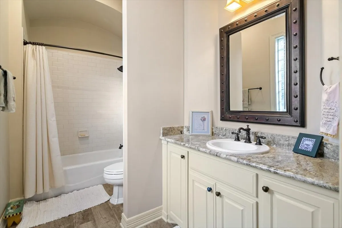 Single Family Residence For Sale in Mc Lennan County , 1608 Ridgewood Drive, Waco, Texas 76710, 3 Bedroom, 4 Bathroom, 2 Garage spaces, 3,043 Sqft, built in 2012, mls#21366053, Real Estate Agent in Waco, Homes For Sale in Mc Lennan county, Homes For Sale in Waco, Realtor in Waco Texas, Real Estate Brokerage Independent Realty Texas, Luminita Cordes Realtor