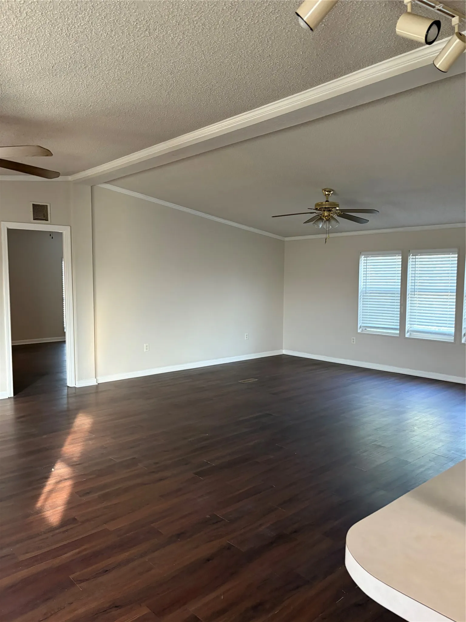 Single Family Residence For Rent in Navarro County , 5226 Fm 709 S, Corsicana, Texas 75110, 4 Bedroom, 3 Bathroom, 3 Garage spaces, 2,128 Sqft, built in 2001, mls#21365443, Real Estate Agent in Corsicana, Homes For Rent in Navarro county, Homes For Rent in Corsicana, Realtor in Corsicana Texas, Real Estate Brokerage Independent Realty Texas, Luminita Cordes Realtor