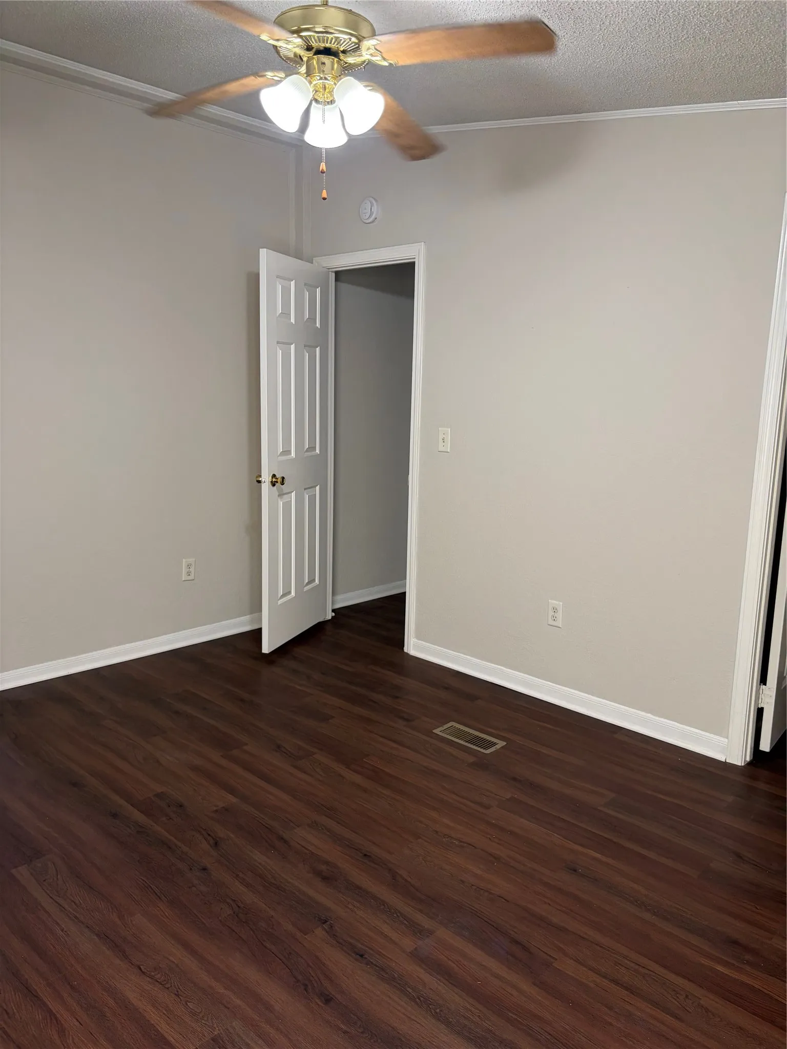 Single Family Residence For Rent in Navarro County , 5226 Fm 709 S, Corsicana, Texas 75110, 4 Bedroom, 3 Bathroom, 3 Garage spaces, 2,128 Sqft, built in 2001, mls#21365443, Real Estate Agent in Corsicana, Homes For Rent in Navarro county, Homes For Rent in Corsicana, Realtor in Corsicana Texas, Real Estate Brokerage Independent Realty Texas, Luminita Cordes Realtor