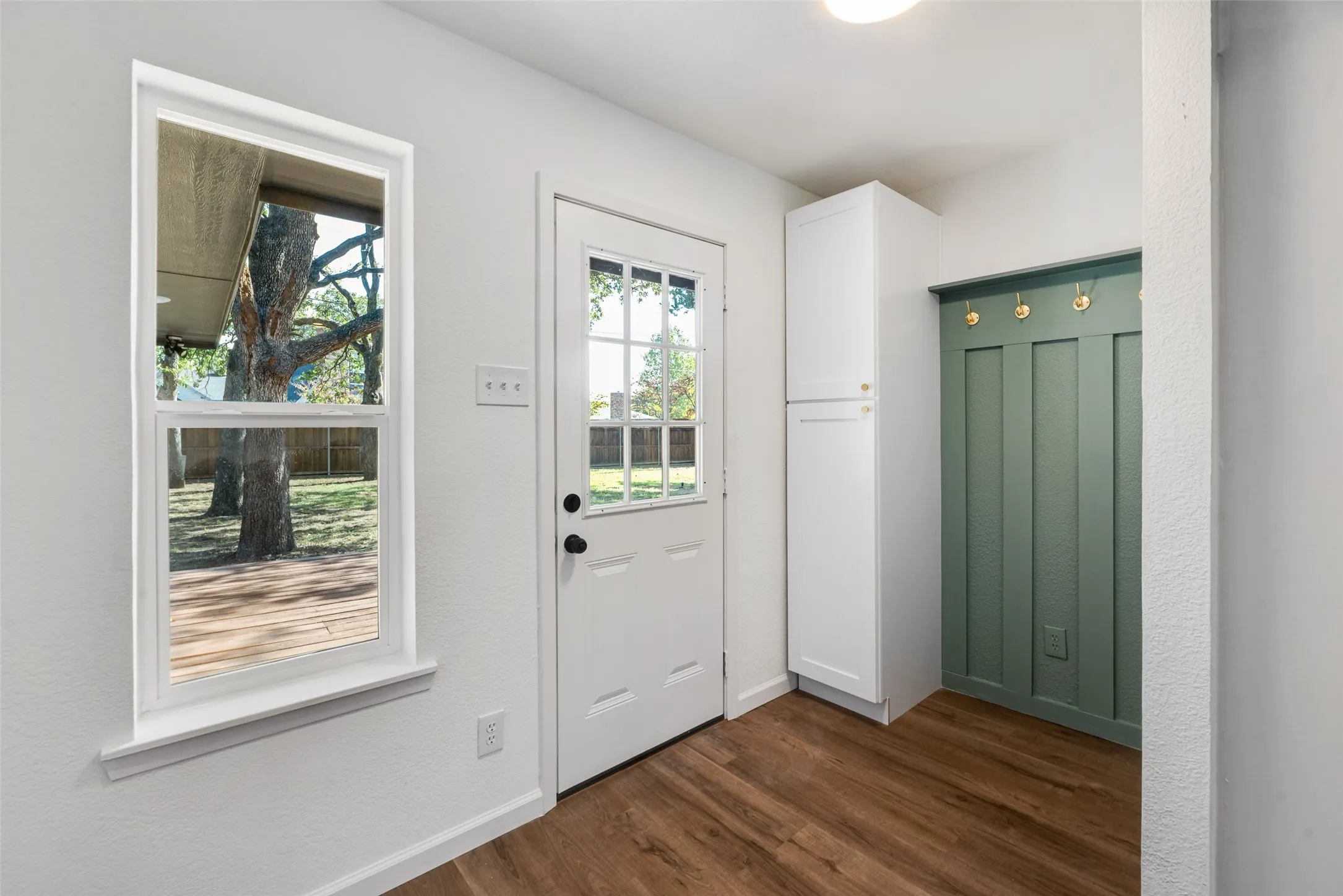Single Family Residence For Sale in Tarrant County , 3500 Raynorwood Court, Arlington, Texas 76015, 3 Bedroom, 2 Bathroom, Garage spaces, 1,820 Sqft, built in 1980, mls#21362645, Real Estate Agent in Arlington, Homes For Sale in Tarrant county, Homes For Sale in Arlington, Realtor in Arlington Texas, Real Estate Brokerage Independent Realty Texas, Luminita Cordes Realtor