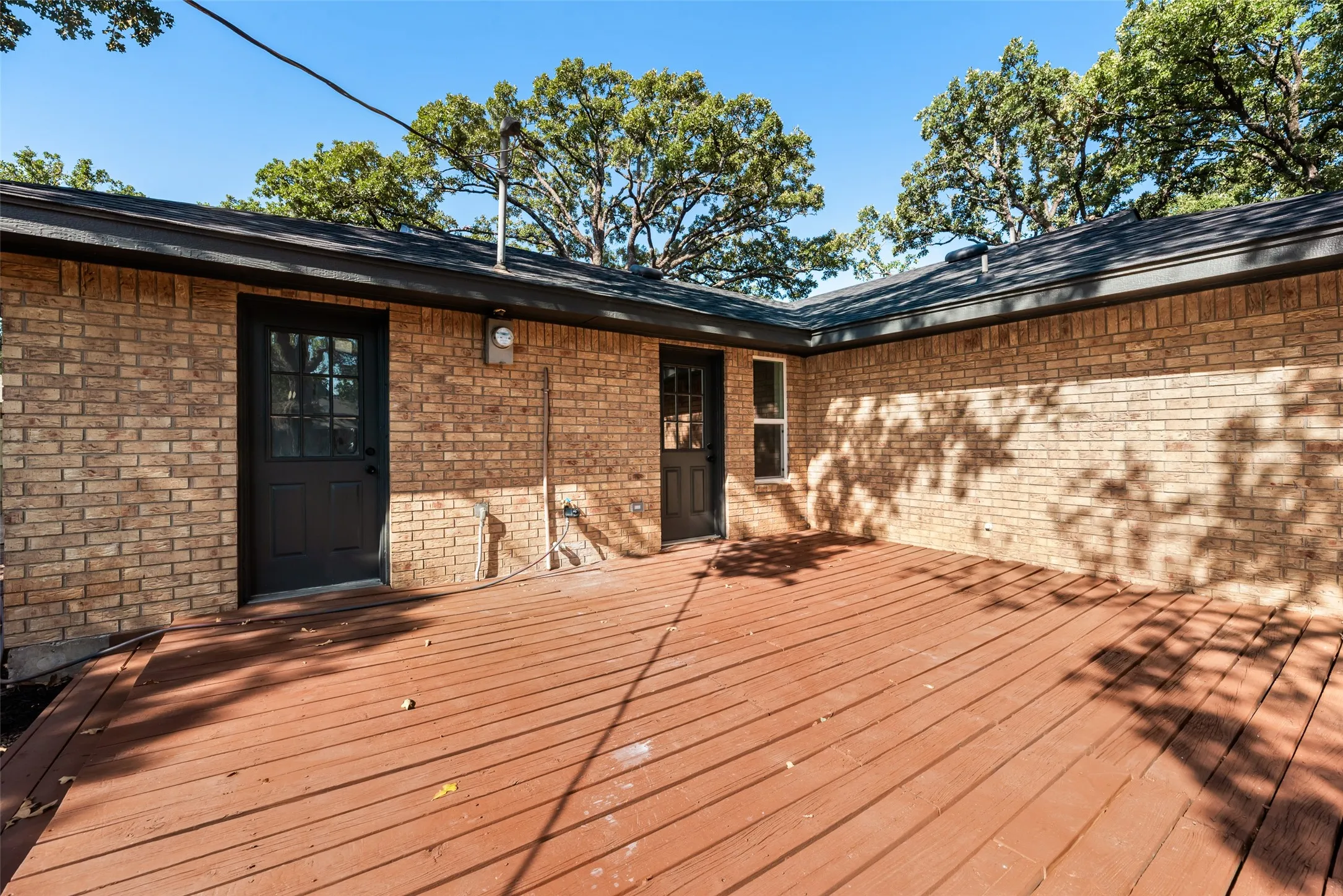 Single Family Residence For Sale in Tarrant County , 3500 Raynorwood Court, Arlington, Texas 76015, 3 Bedroom, 2 Bathroom, Garage spaces, 1,820 Sqft, built in 1980, mls#21362645, Real Estate Agent in Arlington, Homes For Sale in Tarrant county, Homes For Sale in Arlington, Realtor in Arlington Texas, Real Estate Brokerage Independent Realty Texas, Luminita Cordes Realtor