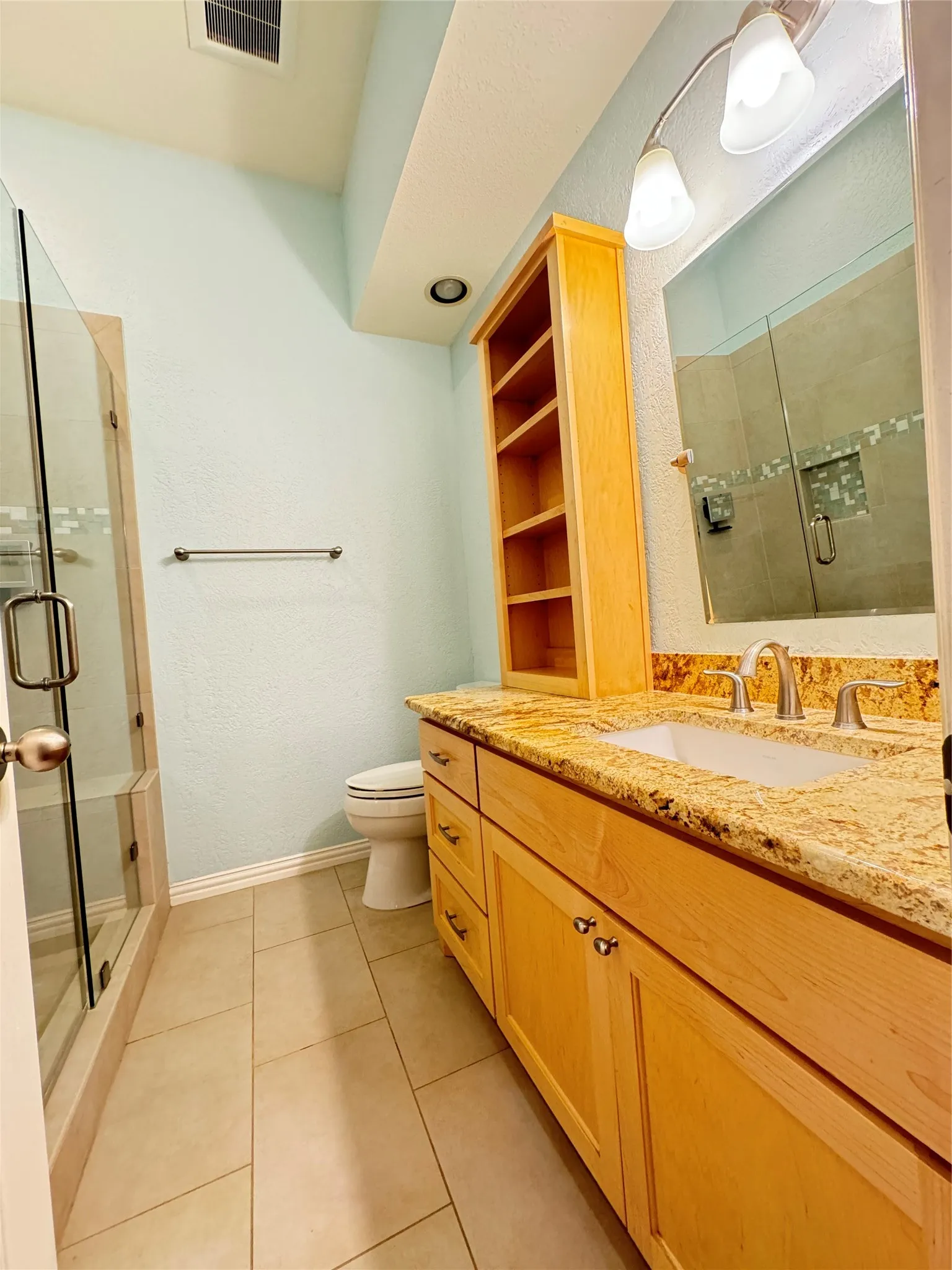 Single Family Residence For Rent in Collin County , 14620 Falling Leaf Drive, Frisco, Texas 75035, 3 Bedroom, 2 Bathroom, 2 Garage spaces, 2,330 Sqft, built in 2004, mls#21356692, Real Estate Agent in Frisco, Homes For Rent in Collin county, Homes For Rent in Frisco, Realtor in Frisco Texas, Real Estate Brokerage Independent Realty Texas, Luminita Cordes Realtor