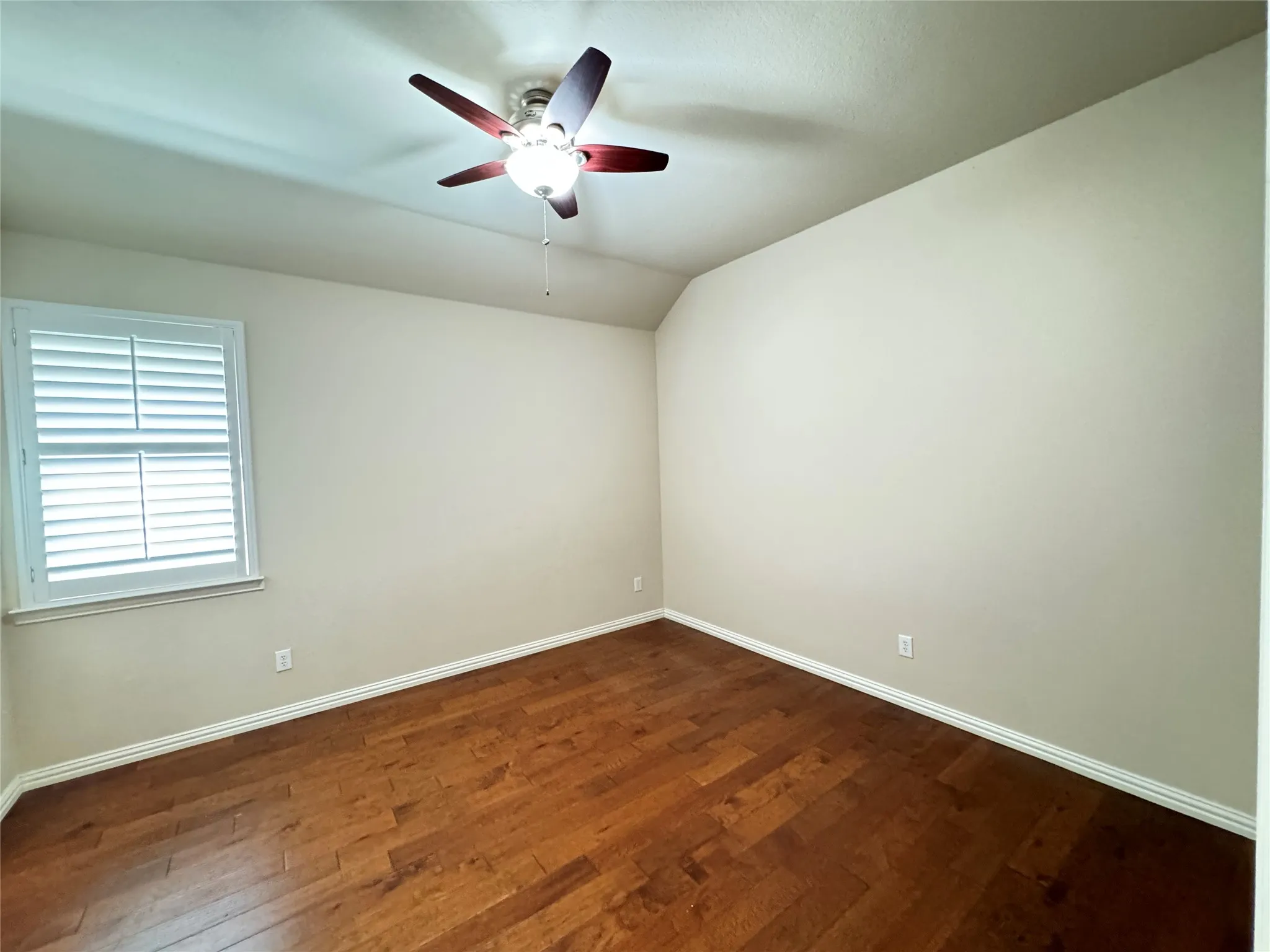 Single Family Residence For Rent in Collin County , 14620 Falling Leaf Drive, Frisco, Texas 75035, 3 Bedroom, 2 Bathroom, 2 Garage spaces, 2,330 Sqft, built in 2004, mls#21356692, Real Estate Agent in Frisco, Homes For Rent in Collin county, Homes For Rent in Frisco, Realtor in Frisco Texas, Real Estate Brokerage Independent Realty Texas, Luminita Cordes Realtor