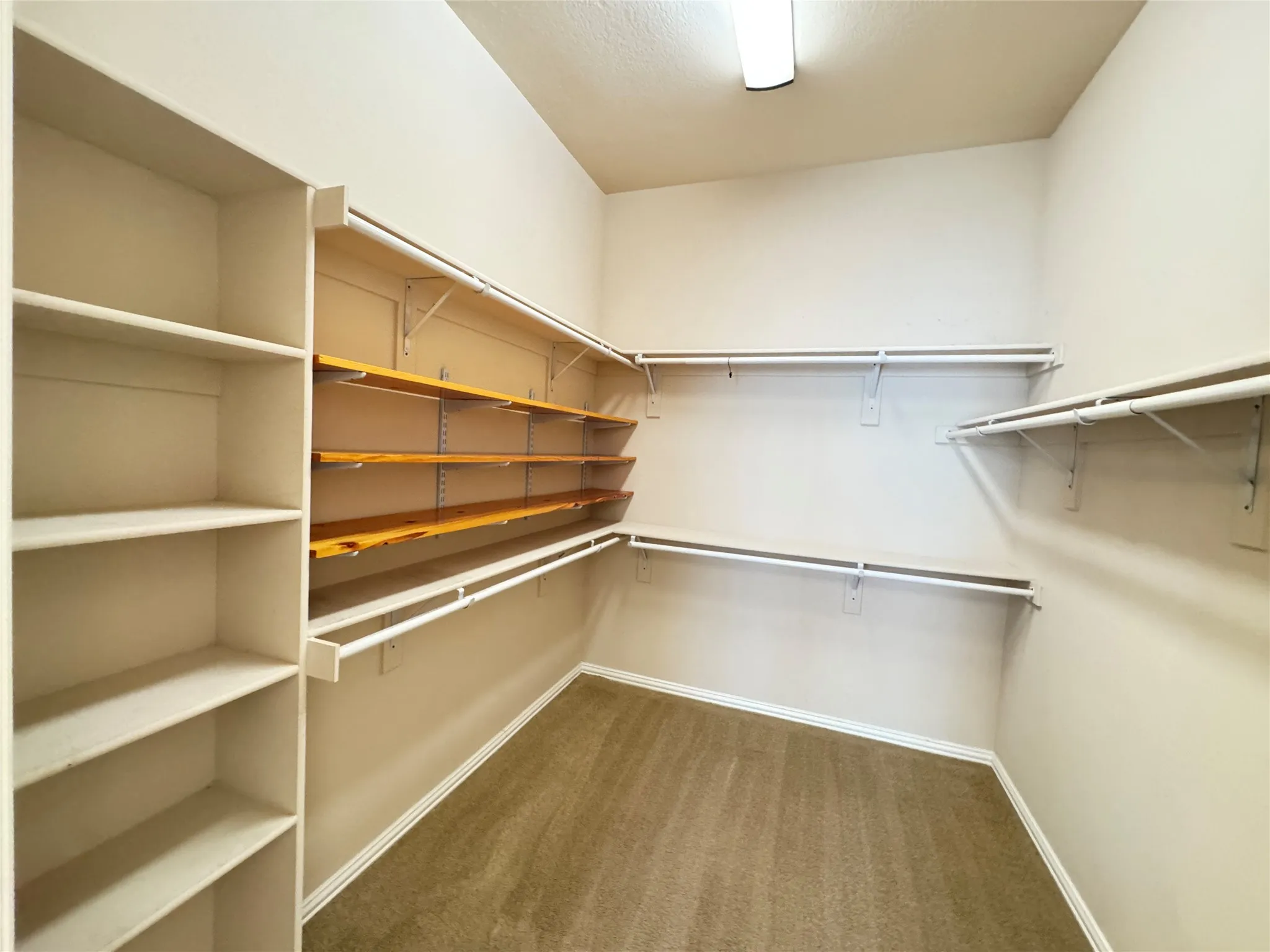 Single Family Residence For Rent in Collin County , 14620 Falling Leaf Drive, Frisco, Texas 75035, 3 Bedroom, 2 Bathroom, 2 Garage spaces, 2,330 Sqft, built in 2004, mls#21356692, Real Estate Agent in Frisco, Homes For Rent in Collin county, Homes For Rent in Frisco, Realtor in Frisco Texas, Real Estate Brokerage Independent Realty Texas, Luminita Cordes Realtor