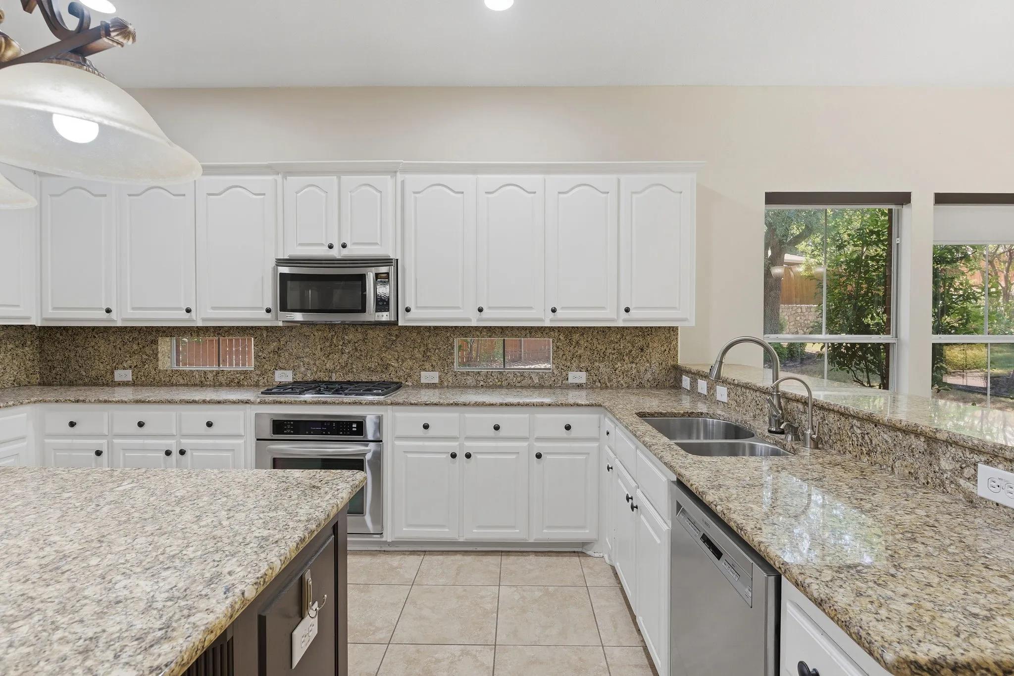 Single Family Residence For Rent in Collin County , 708 Hackberry Ridge Drive, Mc Kinney, Texas 75072, 4 Bedroom, 4 Bathroom, 2 Garage spaces, 3,269 Sqft, built in 1999, mls#21365494, Real Estate Agent in Mc Kinney, Homes For Rent in Collin county, Homes For Rent in Mc Kinney, Realtor in Mc Kinney Texas, Real Estate Brokerage Independent Realty Texas, Luminita Cordes Realtor
