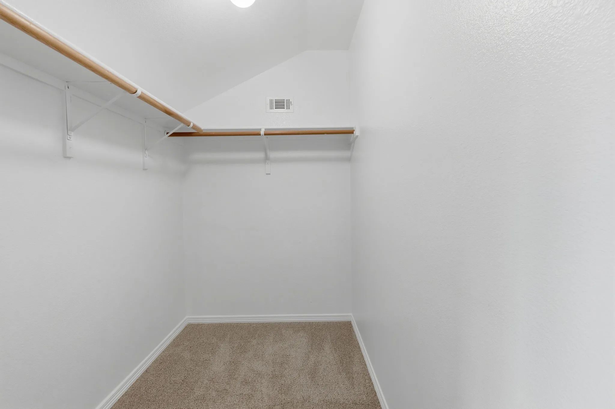 Single Family Residence For Rent in Collin County , 708 Hackberry Ridge Drive, Mc Kinney, Texas 75072, 4 Bedroom, 4 Bathroom, 2 Garage spaces, 3,269 Sqft, built in 1999, mls#21365494, Real Estate Agent in Mc Kinney, Homes For Rent in Collin county, Homes For Rent in Mc Kinney, Realtor in Mc Kinney Texas, Real Estate Brokerage Independent Realty Texas, Luminita Cordes Realtor