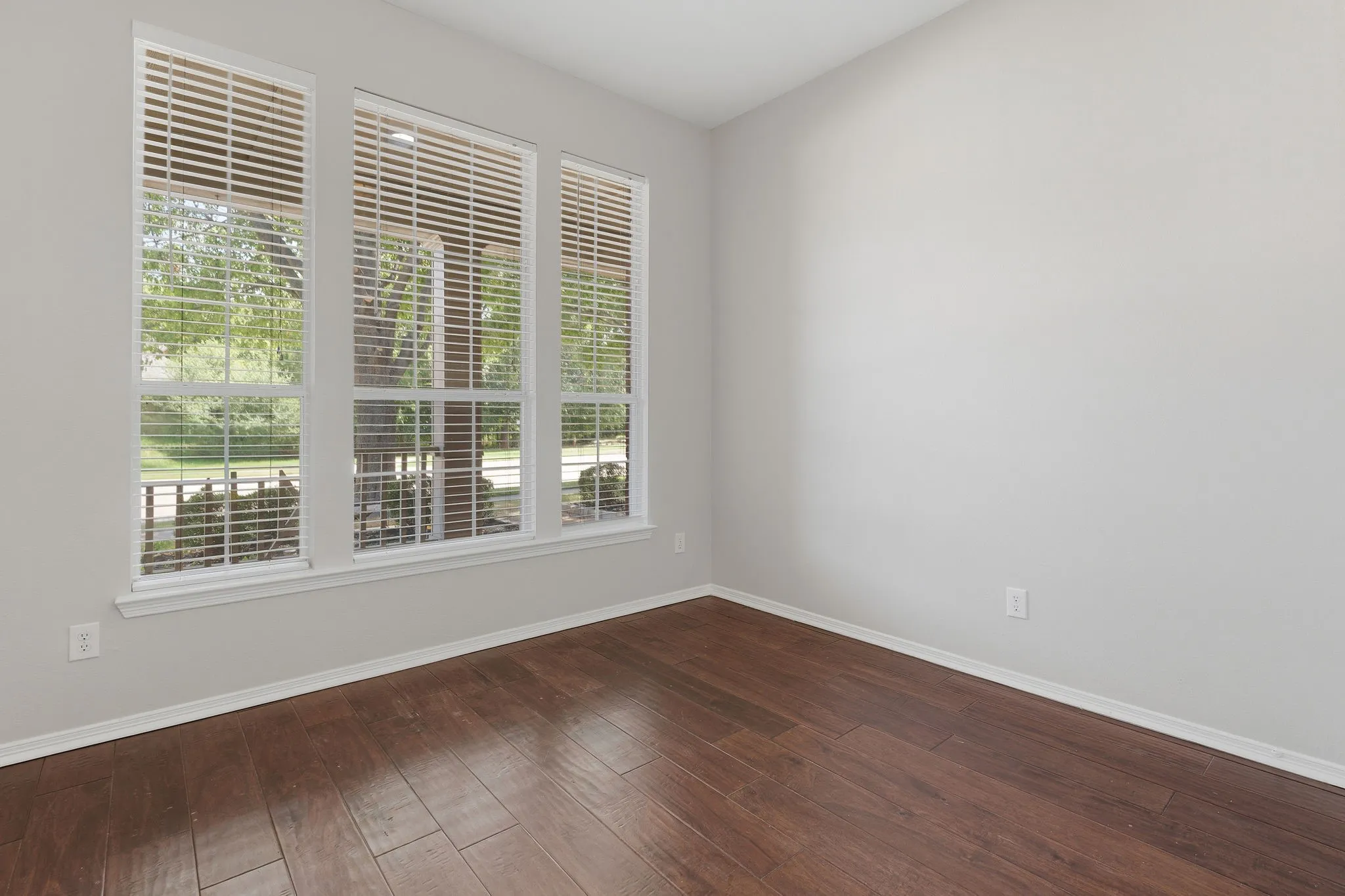 Single Family Residence For Rent in Collin County , 708 Hackberry Ridge Drive, Mc Kinney, Texas 75072, 4 Bedroom, 4 Bathroom, 2 Garage spaces, 3,269 Sqft, built in 1999, mls#21365494, Real Estate Agent in Mc Kinney, Homes For Rent in Collin county, Homes For Rent in Mc Kinney, Realtor in Mc Kinney Texas, Real Estate Brokerage Independent Realty Texas, Luminita Cordes Realtor