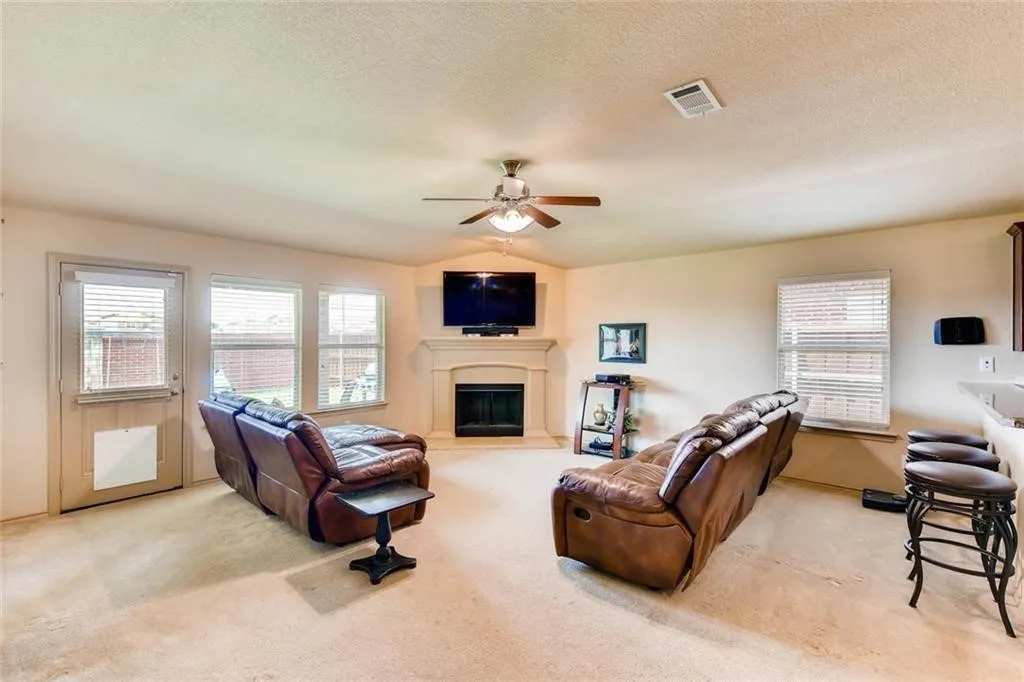 Single Family Residence For Rent in Denton County , 3401 Buckthorn Lane, Denton, Texas 76226, 3 Bedroom, 2 Bathroom, 2 Garage spaces, 2,040 Sqft, built in 2011, mls#21366068, Real Estate Agent in Denton, Homes For Rent in Denton county, Homes For Rent in Denton, Realtor in Denton Texas, Real Estate Brokerage Independent Realty Texas, Luminita Cordes Realtor