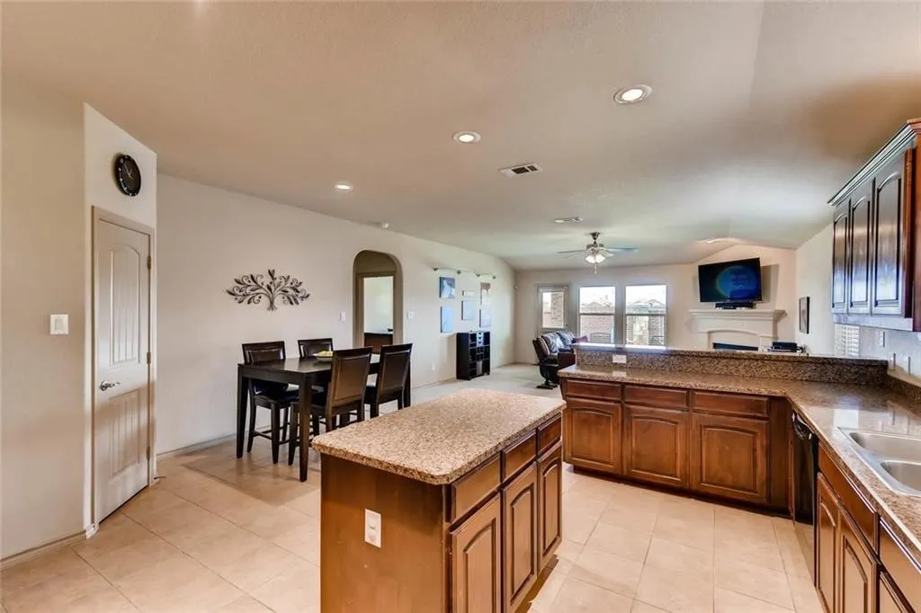 Single Family Residence For Rent in Denton County , 3401 Buckthorn Lane, Denton, Texas 76226, 3 Bedroom, 2 Bathroom, 2 Garage spaces, 2,040 Sqft, built in 2011, mls#21366068, Real Estate Agent in Denton, Homes For Rent in Denton county, Homes For Rent in Denton, Realtor in Denton Texas, Real Estate Brokerage Independent Realty Texas, Luminita Cordes Realtor