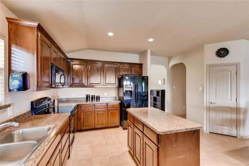 Single Family Residence For Rent in Denton County , 3401 Buckthorn Lane, Denton, Texas 76226, 3 Bedroom, 2 Bathroom, 2 Garage spaces, 2,040 Sqft, built in 2011, mls#21366068, Real Estate Agent in Denton, Homes For Rent in Denton county, Homes For Rent in Denton, Realtor in Denton Texas, Real Estate Brokerage Independent Realty Texas, Luminita Cordes Realtor