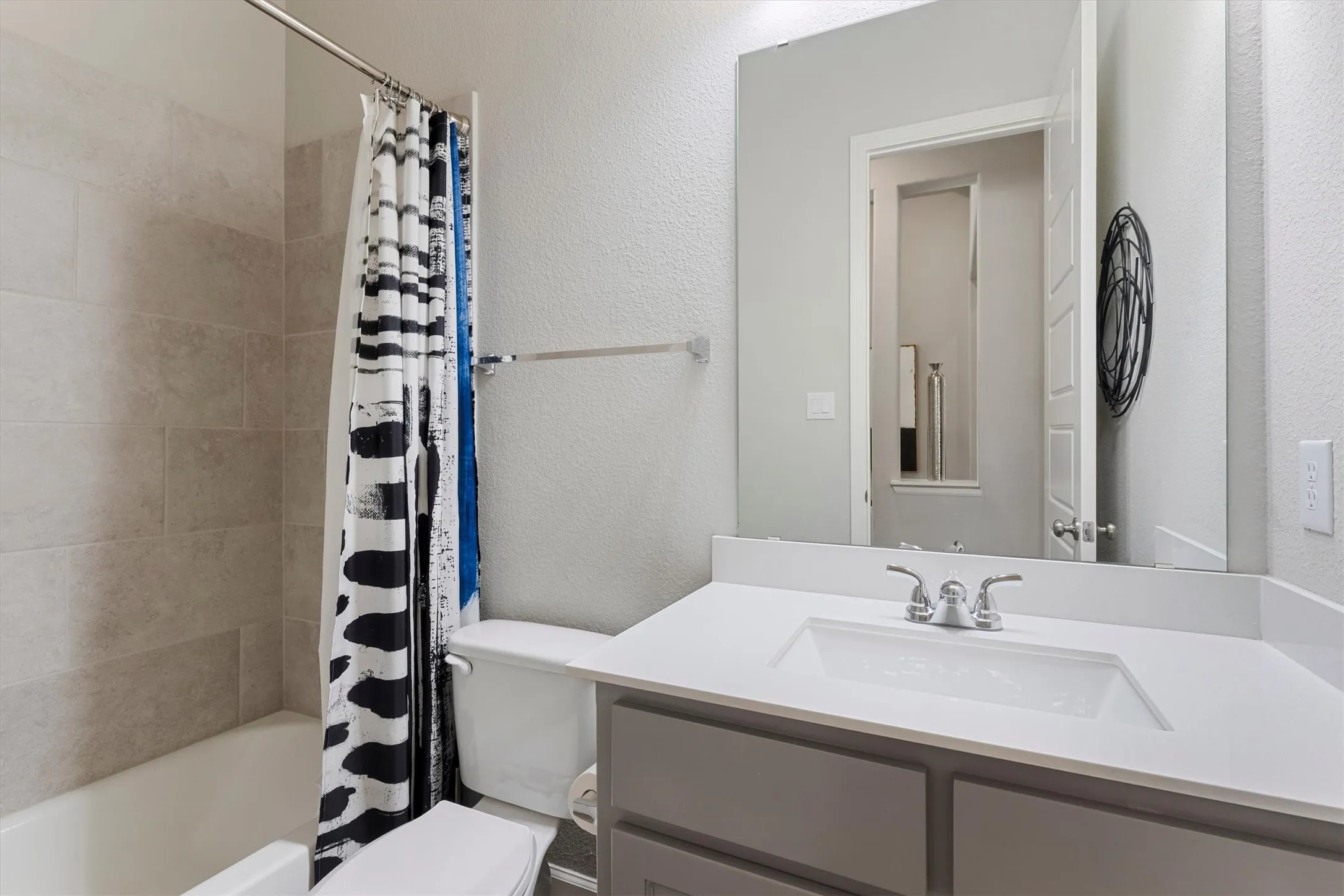 Single Family Residence For Sale in Ellis County , 2825 Shane Drive, Midlothian, Texas 76065, 4 Bedroom, 4 Bathroom, 3 Garage spaces, 3,306 Sqft, built in 2022, mls#21362105, Real Estate Agent in Midlothian, Homes For Sale in Ellis county, Homes For Sale in Midlothian, Realtor in Midlothian Texas, Real Estate Brokerage Independent Realty Texas, Luminita Cordes Realtor