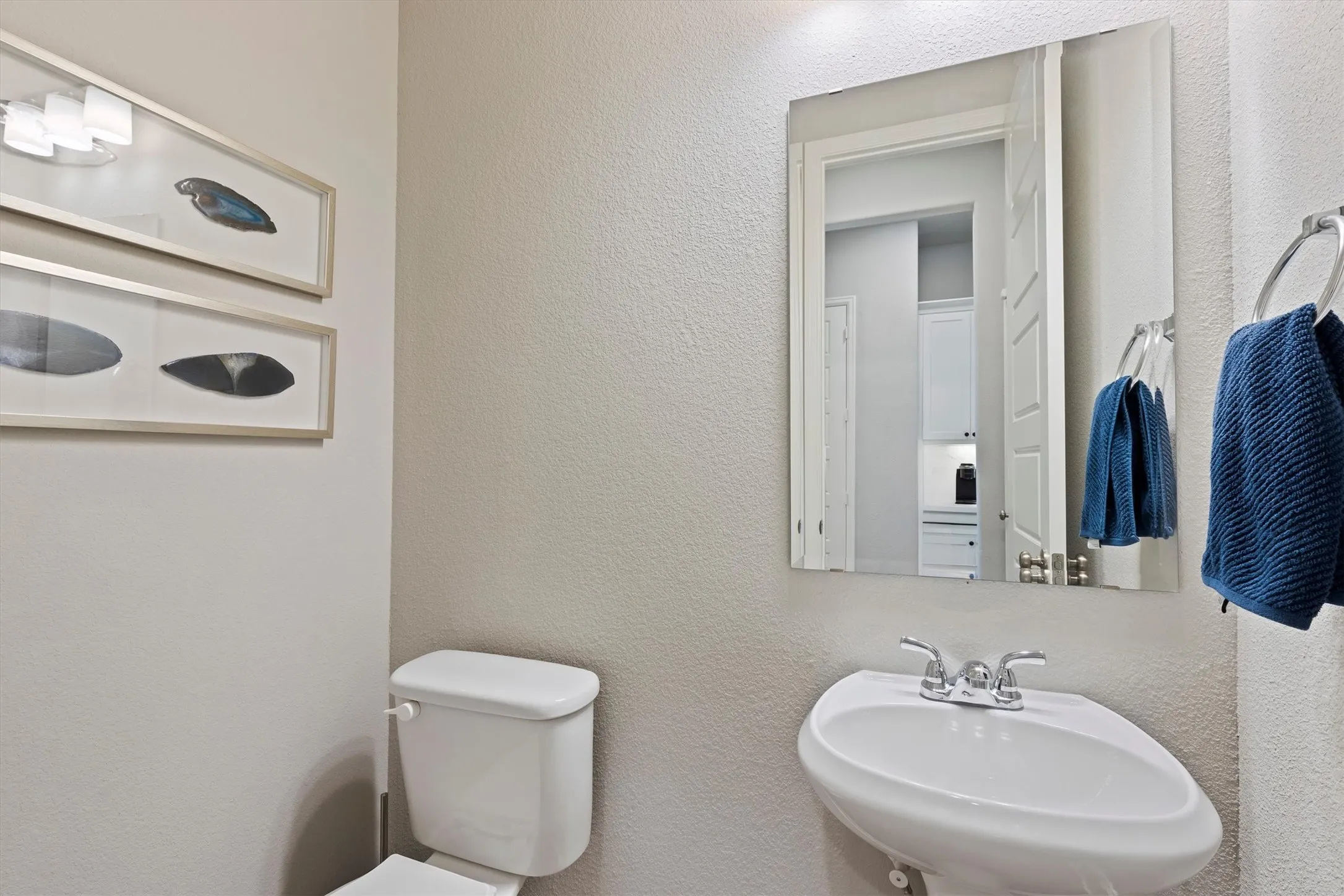Single Family Residence For Sale in Ellis County , 2825 Shane Drive, Midlothian, Texas 76065, 4 Bedroom, 4 Bathroom, 3 Garage spaces, 3,306 Sqft, built in 2022, mls#21362105, Real Estate Agent in Midlothian, Homes For Sale in Ellis county, Homes For Sale in Midlothian, Realtor in Midlothian Texas, Real Estate Brokerage Independent Realty Texas, Luminita Cordes Realtor